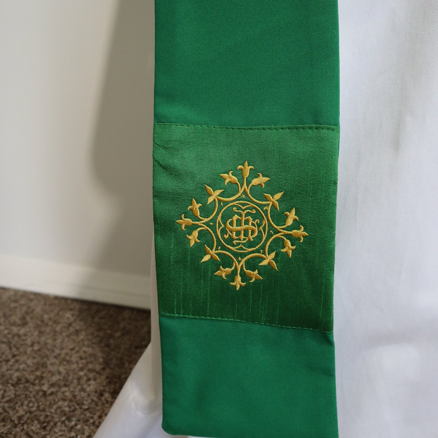 HOLY SPIRIT - CHALICE - Deacon Stole