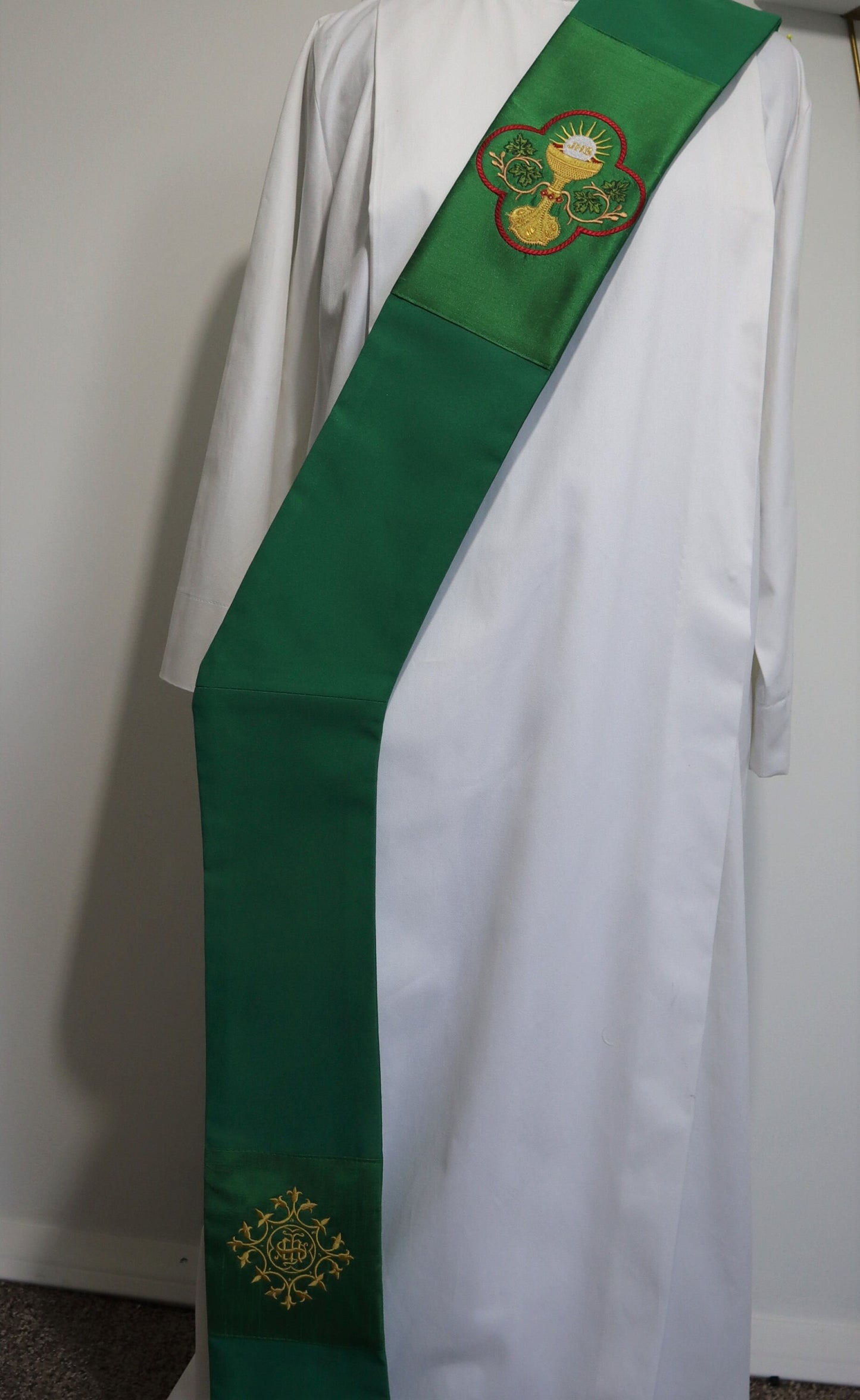 HOLY SPIRIT - CHALICE - Deacon Stole