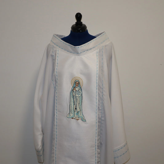 Our Lady of Fatima - Dalmatic + Stole Set.