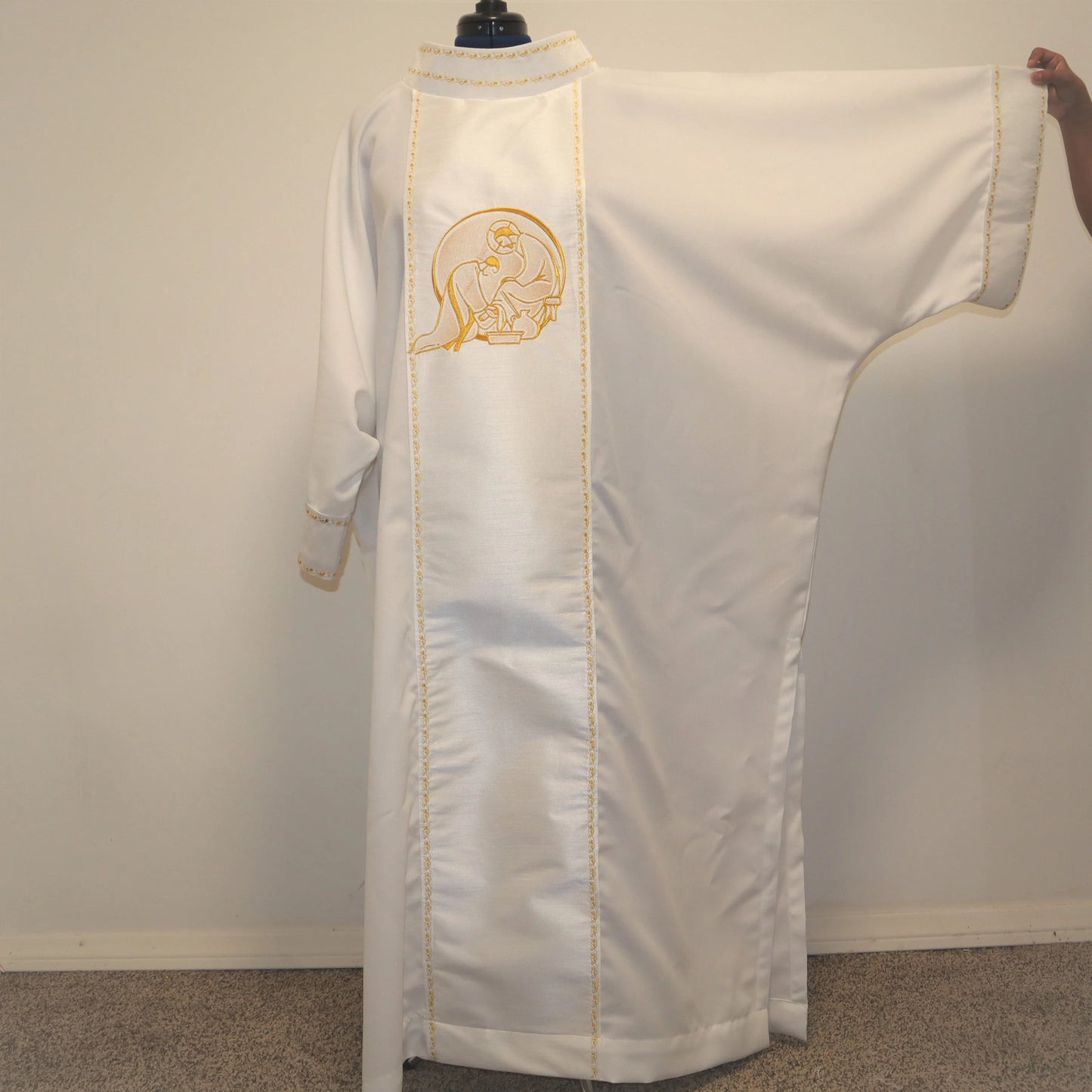 MAUNDY - FEET WASHING - Chasuble + Stole Set.