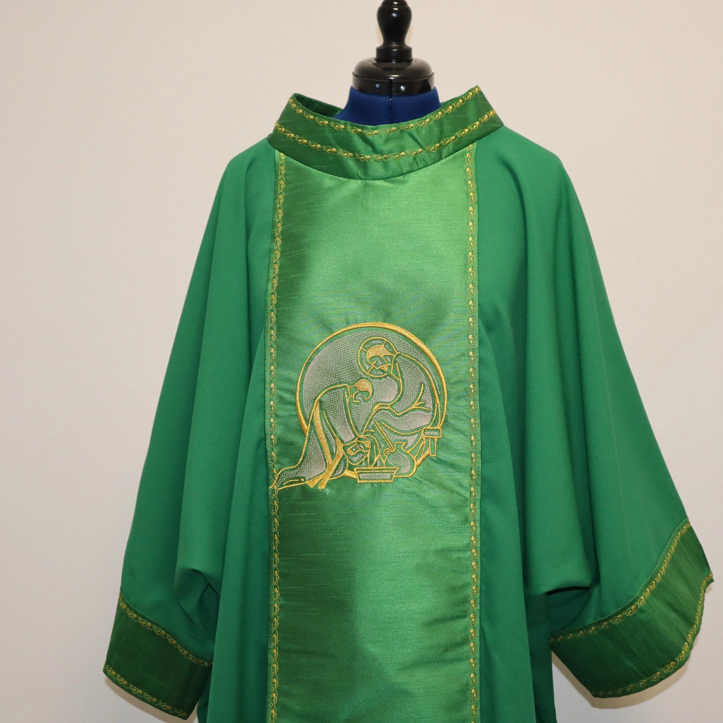 MAUNDY - FEET WASHING - Chasuble + Stole Set.