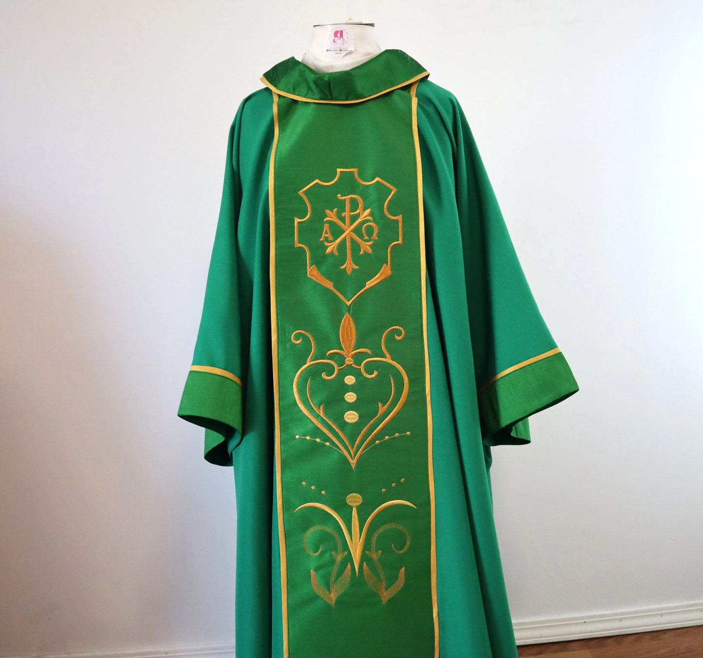 CHI RHO - Alpha & Omega - Dalmatic + Stole Set