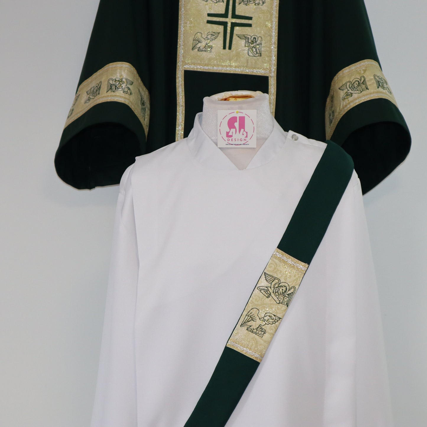 THE GOSPEL CROSS - Dalmatic + Travel Stole Set.