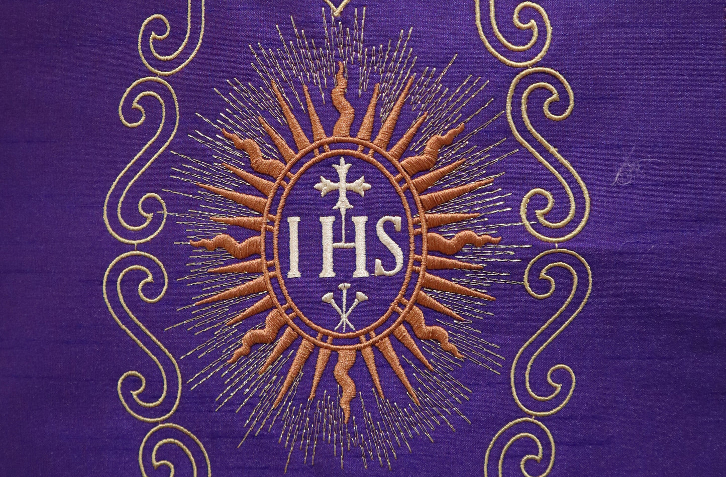 Sacred Heart - Chalice - IHS - Dalmatic + Stole Set.
