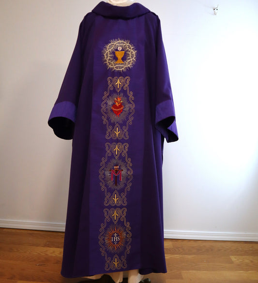 Sacred Heart - Chalice - IHS - Dalmatic + Stole Set.