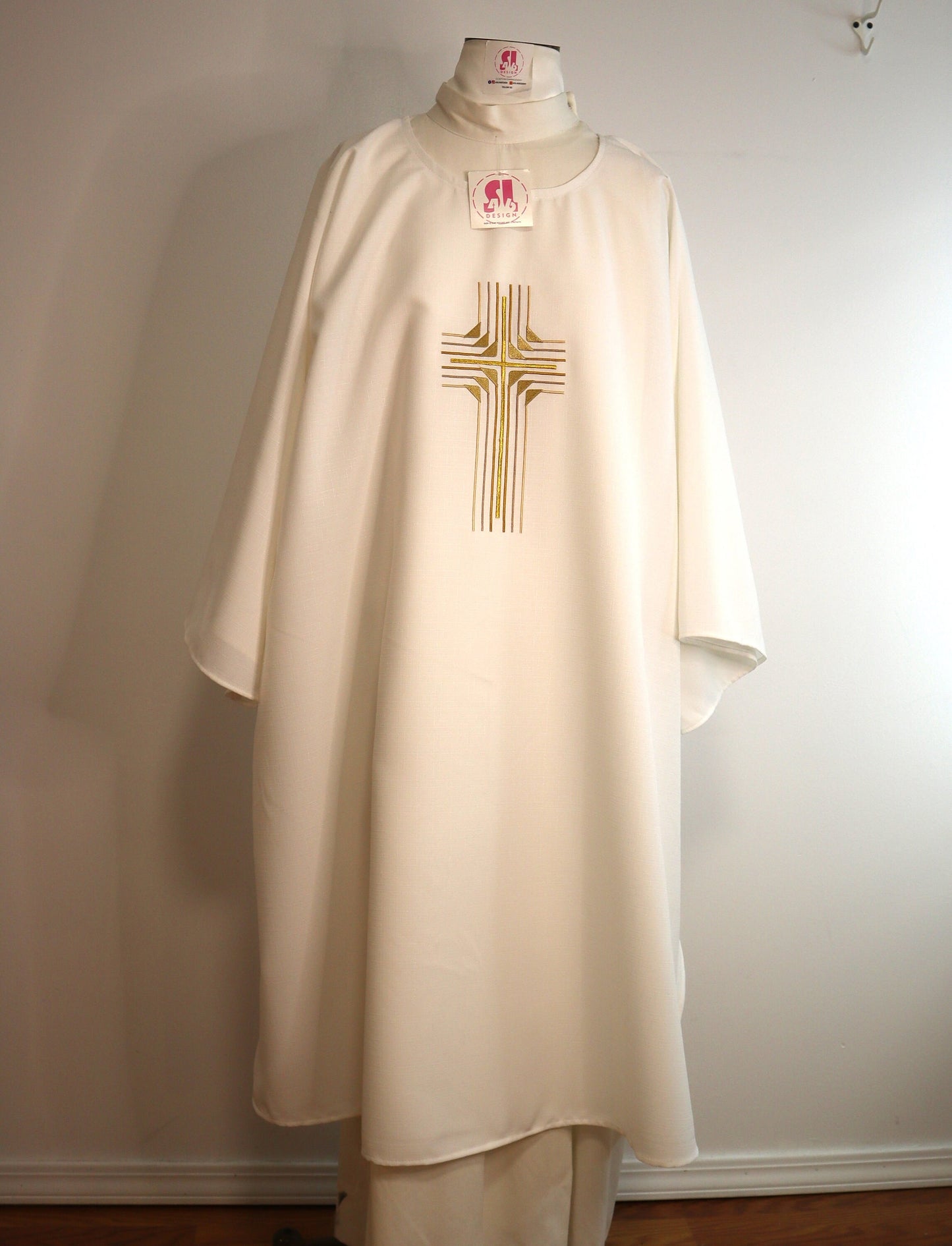 GOSPEL CROSS - DALMATIC