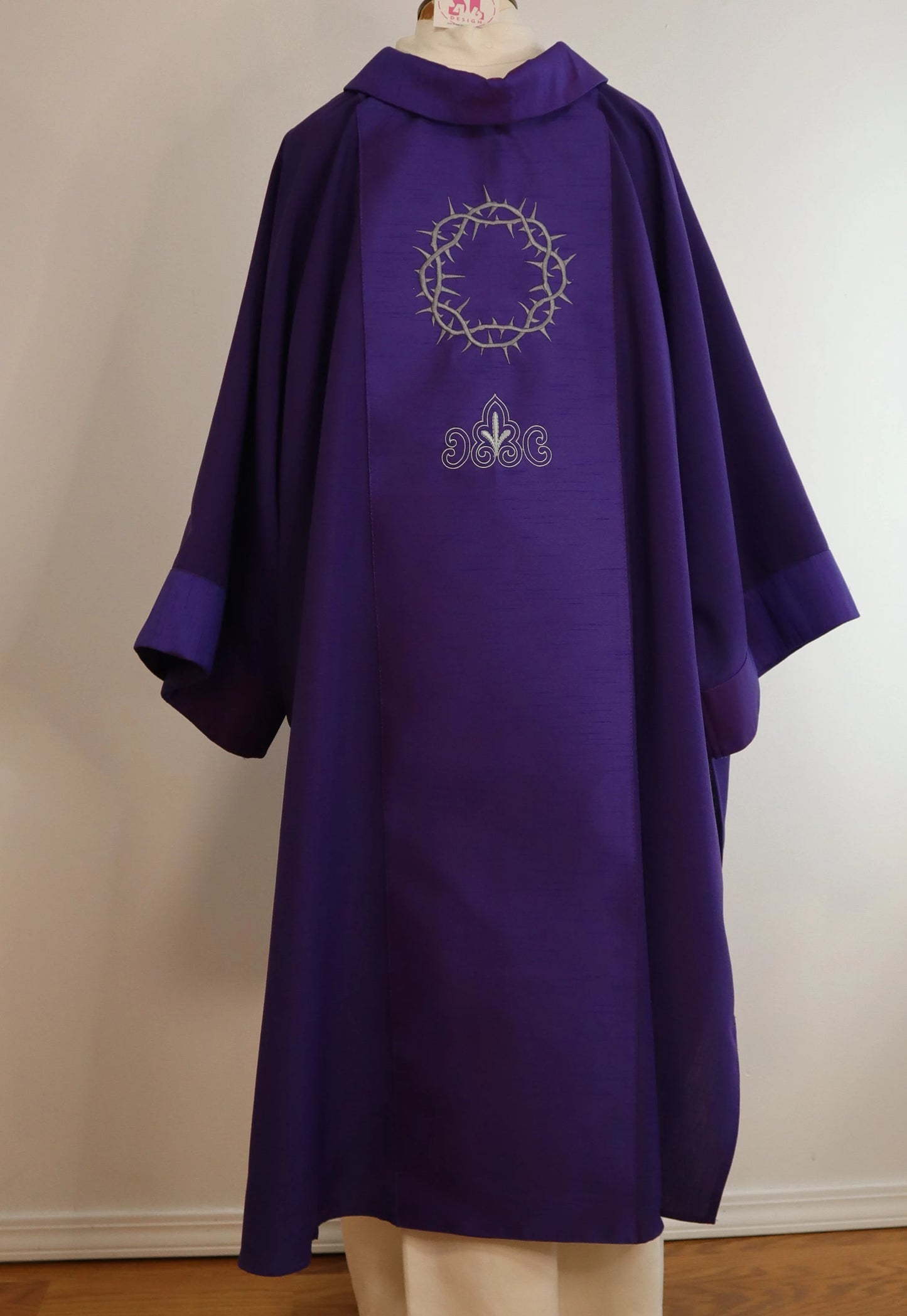 Chalice with Crown of Thorns - Dalmatic and Stole Set.