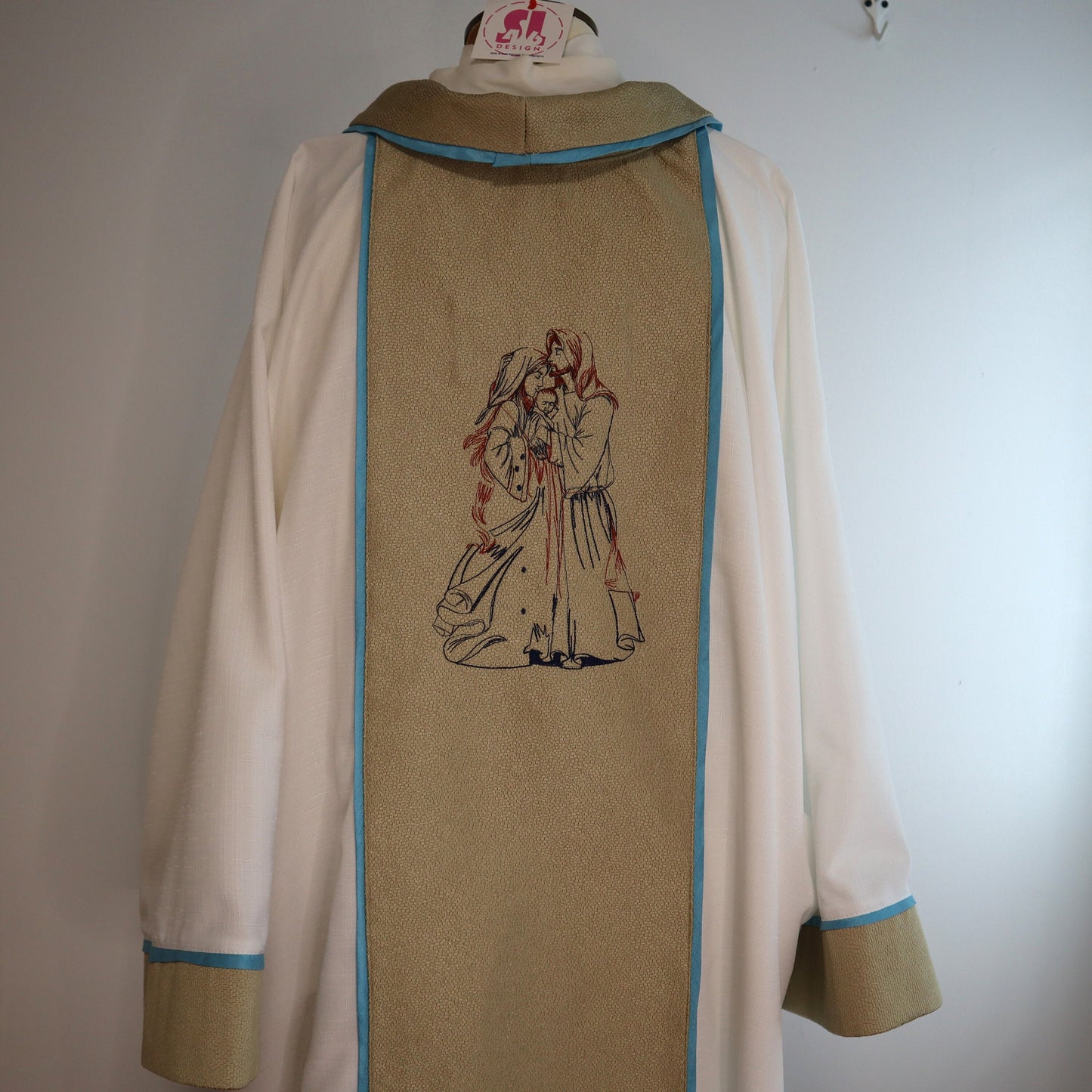 HOLY FAMILY - Dalmatic + Stole Set.