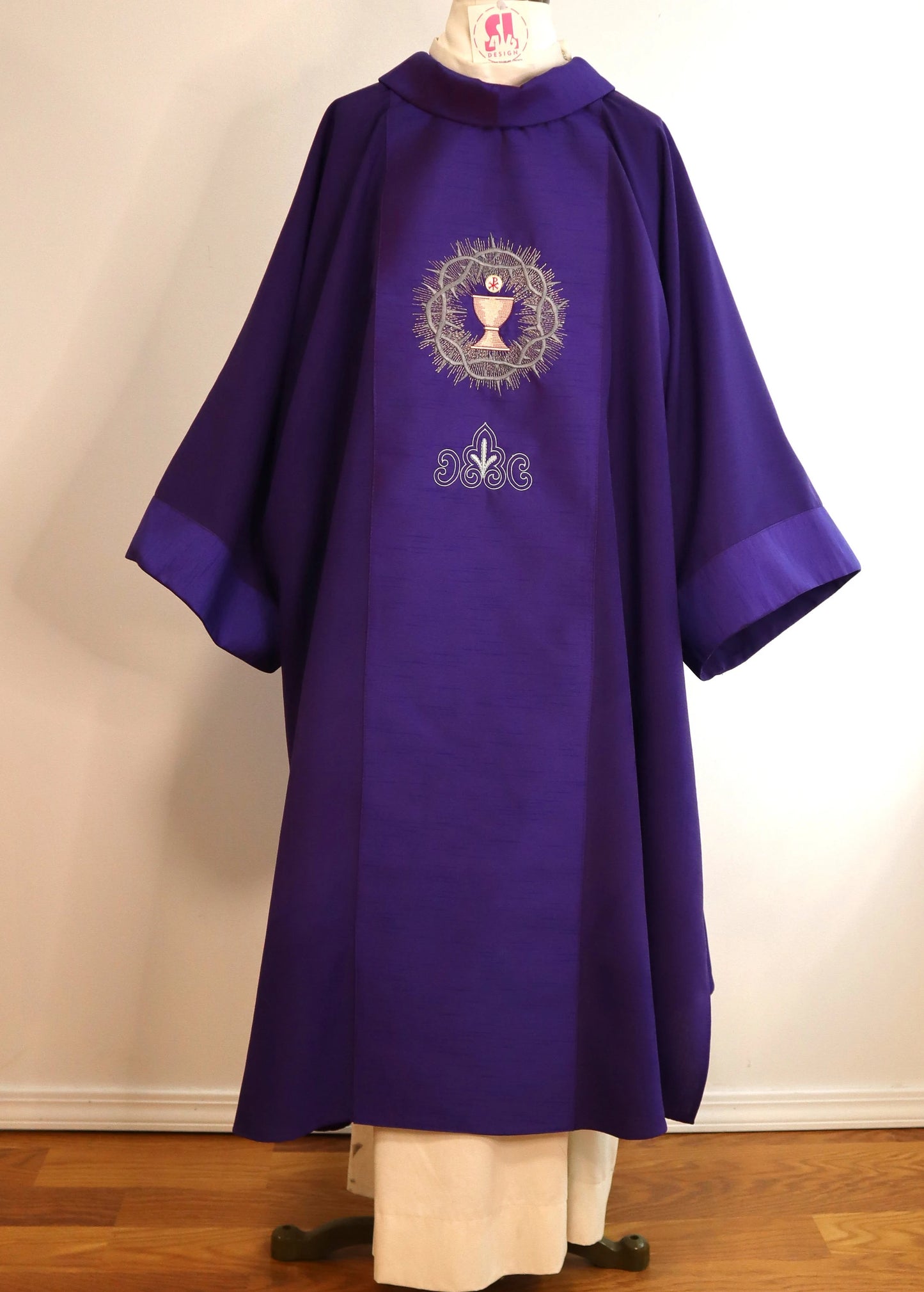 Chalice with Crown of Thorns - Dalmatic and Stole Set.