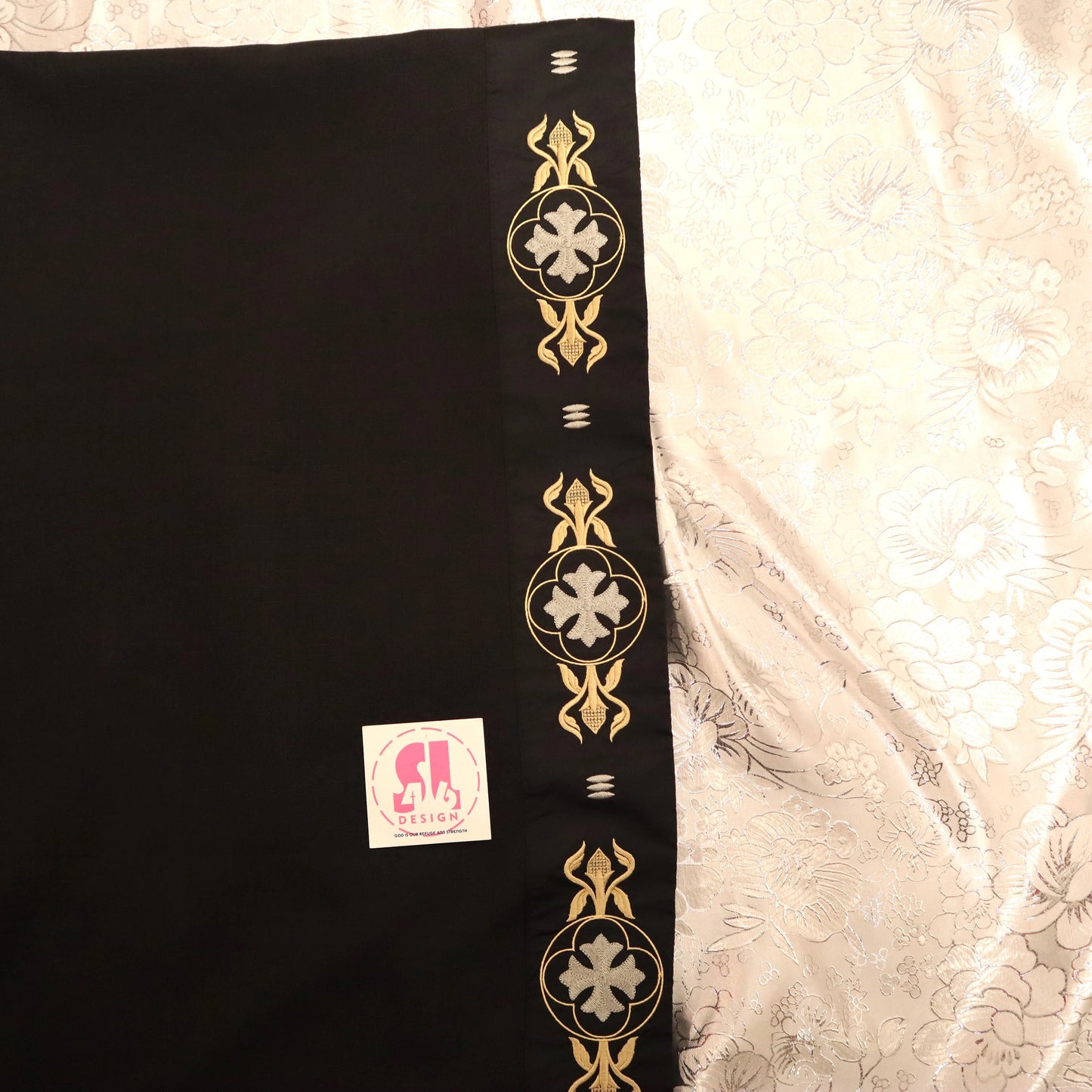 Blessed Virgin Mary cradling the mortal body of Jesus Christ - Chasuble + Stole Set.
