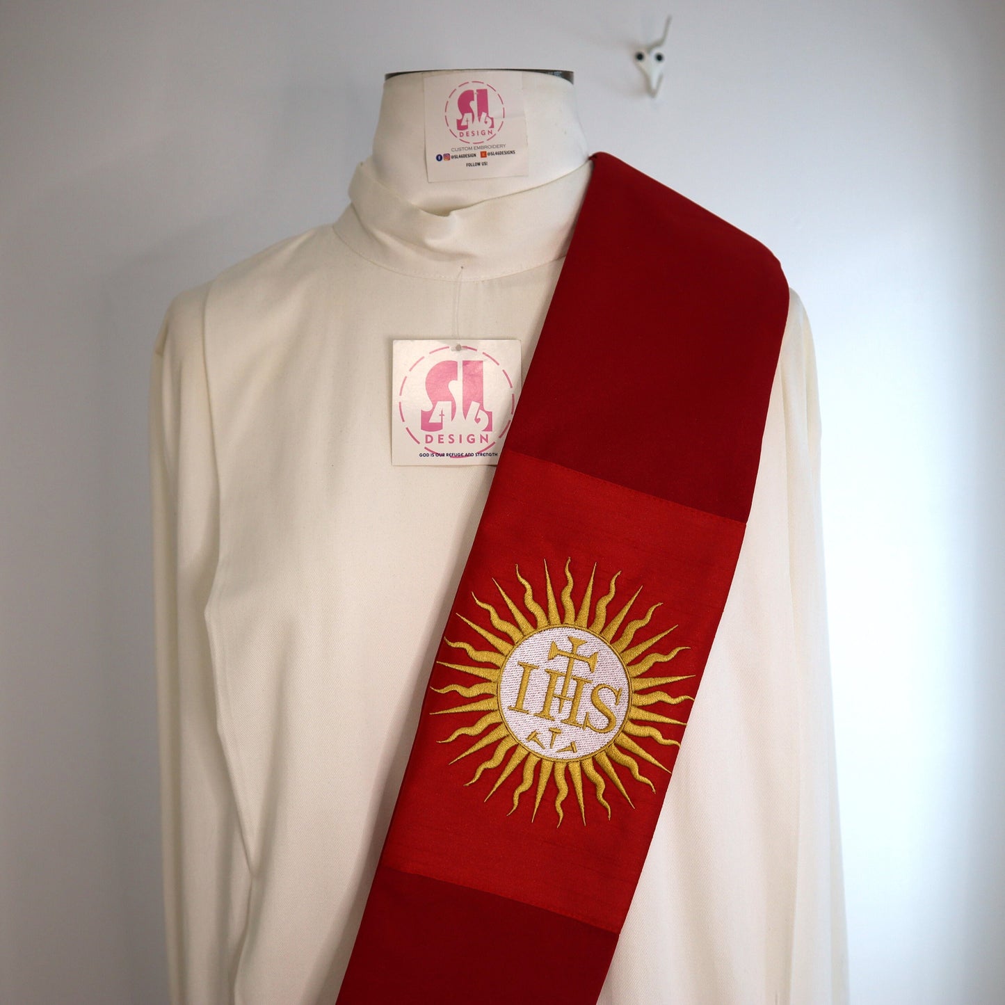 IHS MEDALION - Deacon stole