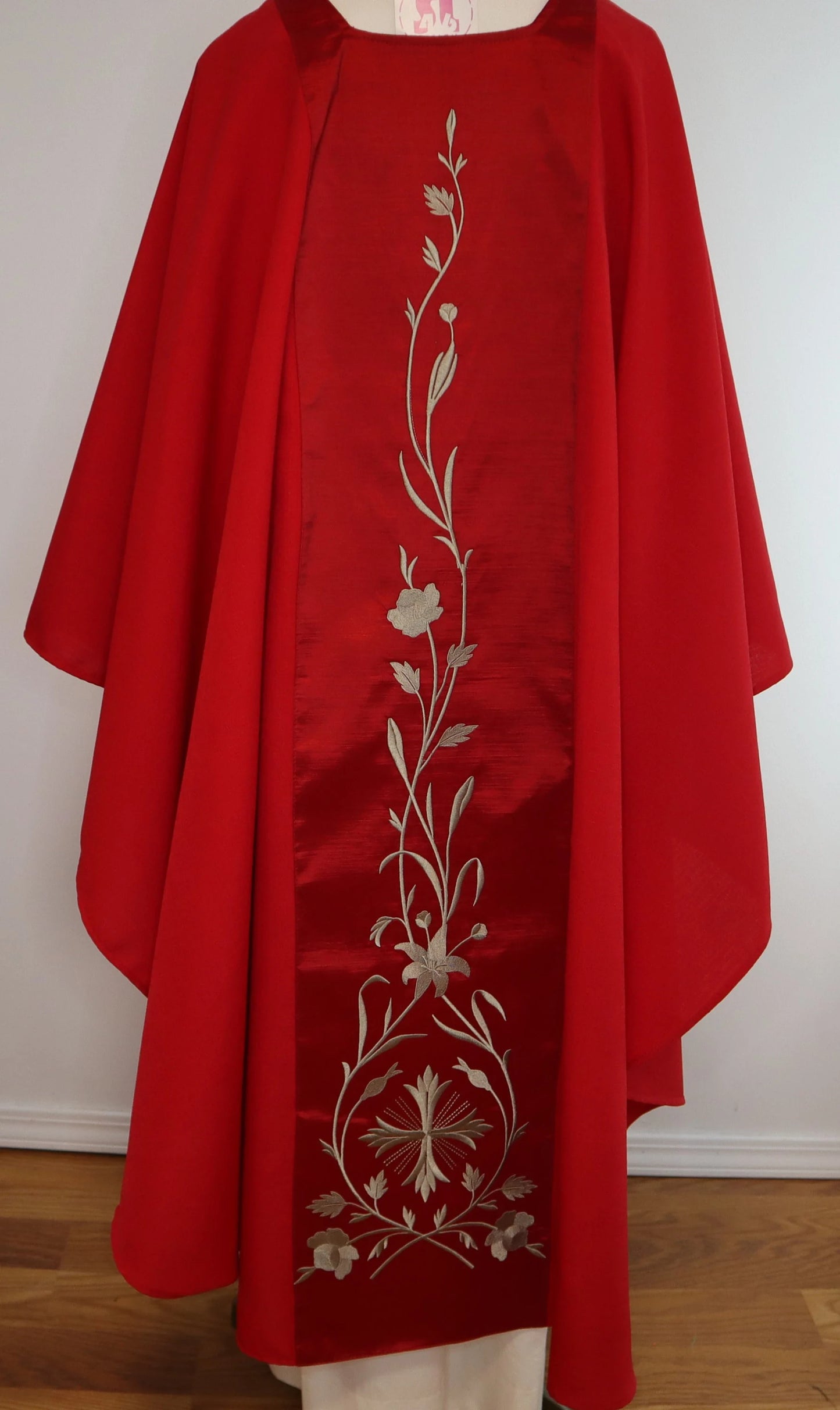 CROSS - ROSE BROCADE - Chasuble + Stole Set