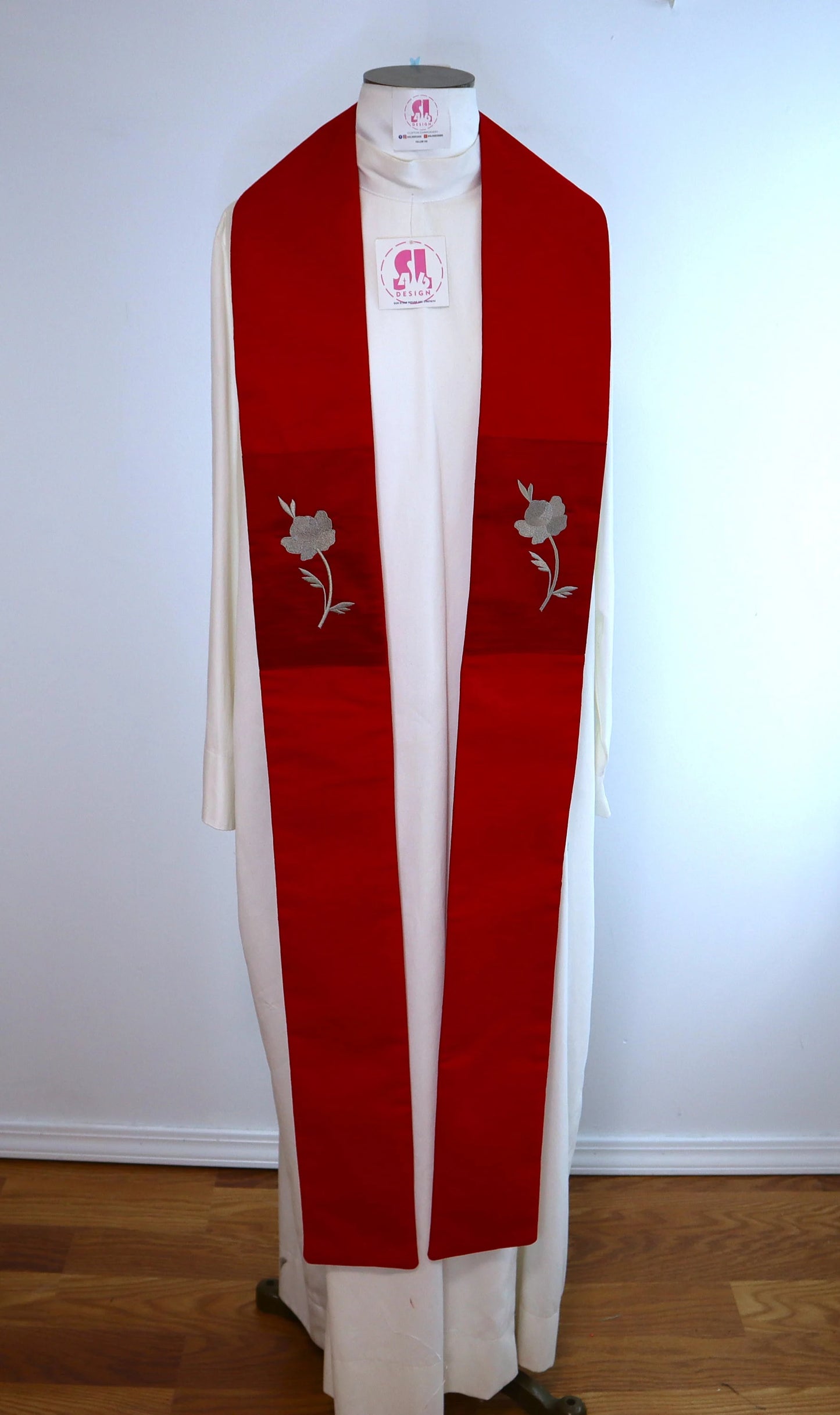 CROSS - ROSE BROCADE - Chasuble + Stole Set