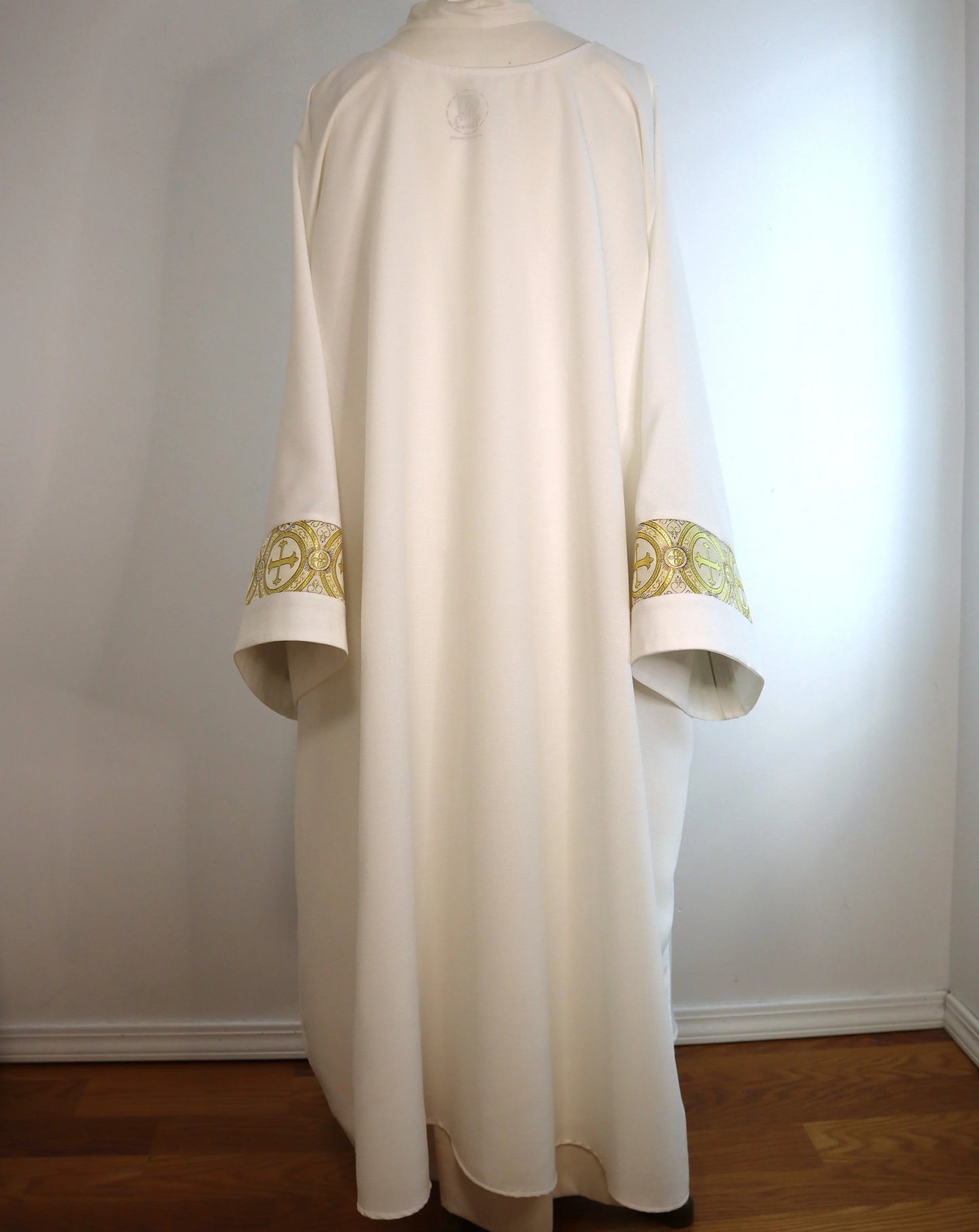 BROCADE SLEEVE - Dalmatic + Travel Stole Set