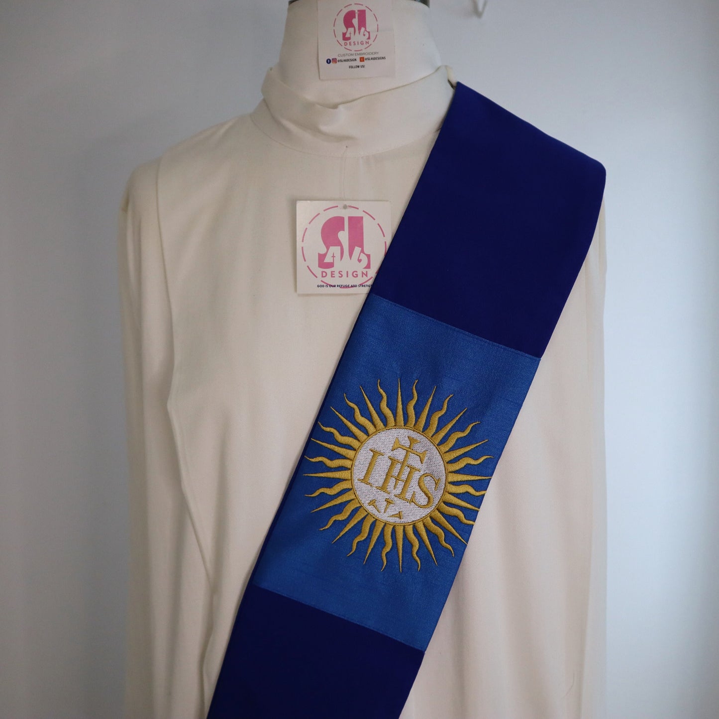 IHS MEDALION - Deacon stole