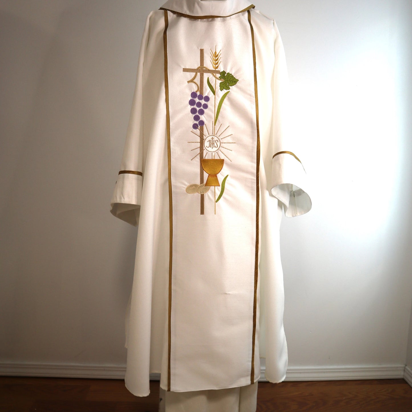 JHS - Chalice - Holy Communion - Dalmatic + Stole Set.