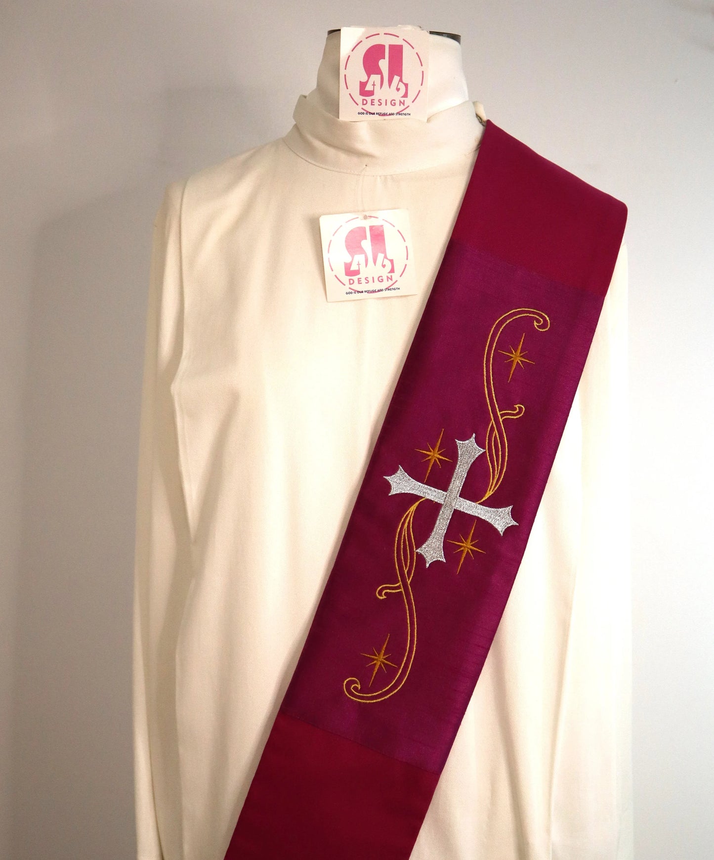 CROSS AND VINES - Deacon Stole