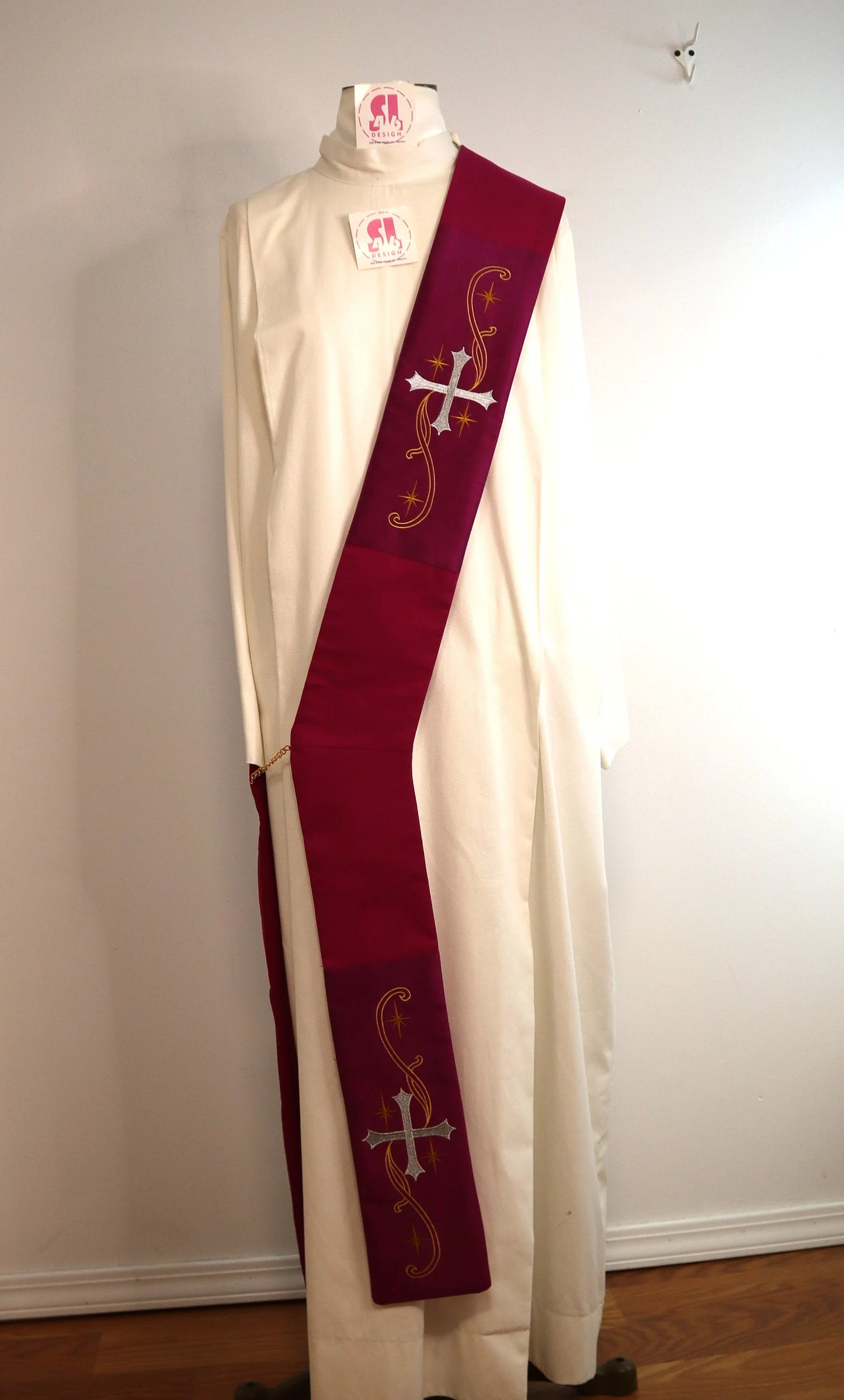 CROSS AND VINES - Deacon Stole