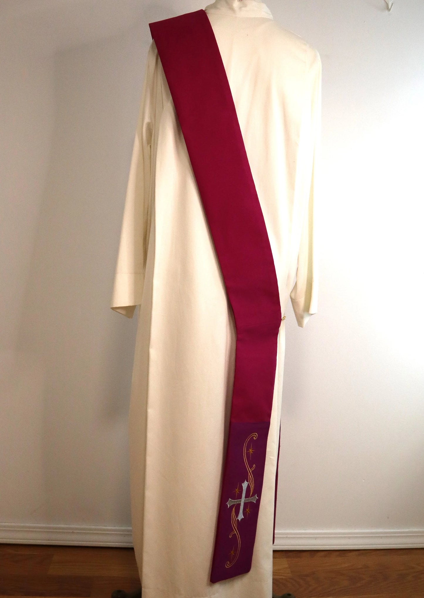 CROSS AND VINES - Deacon Stole