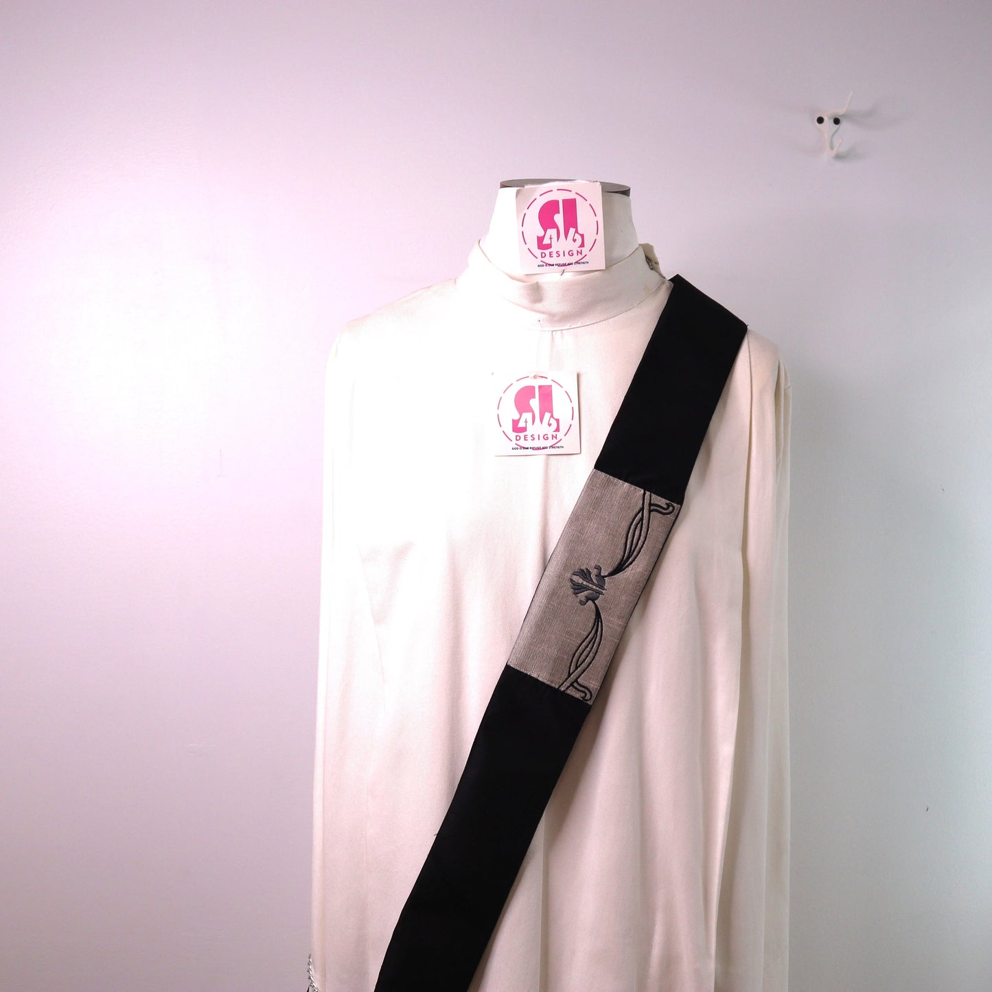 CROSS VINES - Dalmatic + Travel Stole Set