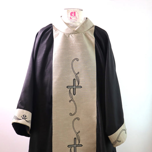 CROSS VINES - Dalmatic + Travel Stole Set