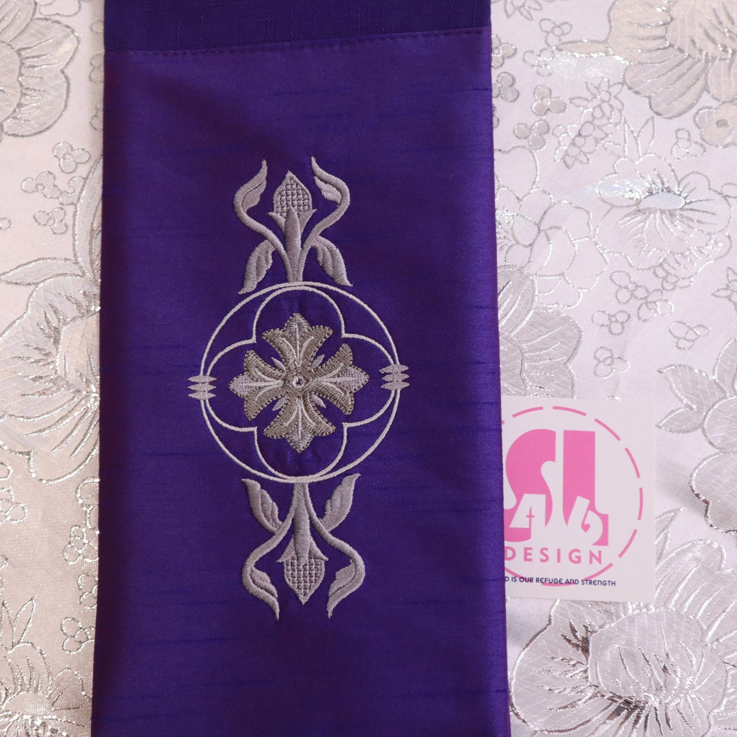 FLORAL CROSS VINE - Priest Stole