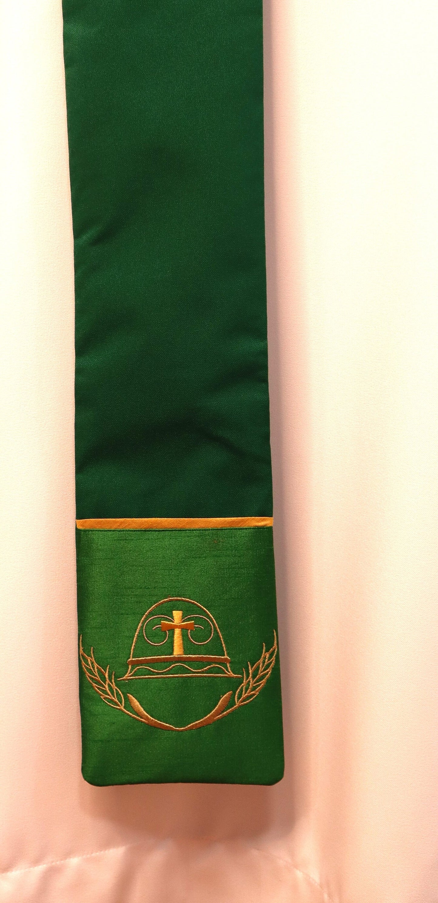 CHALICE& GRAPE VINES - Deacon Stole