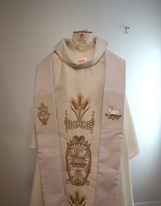 Lamb of the Lord - Chasuble + Stole Set
