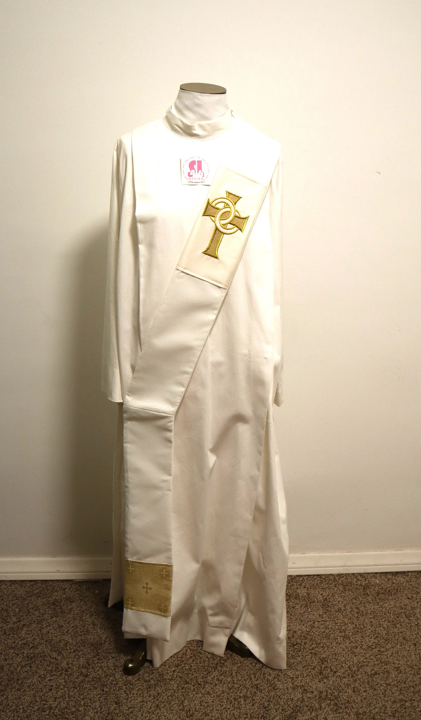 Cross with Wedding Rings - Dalmatic + Stole Set