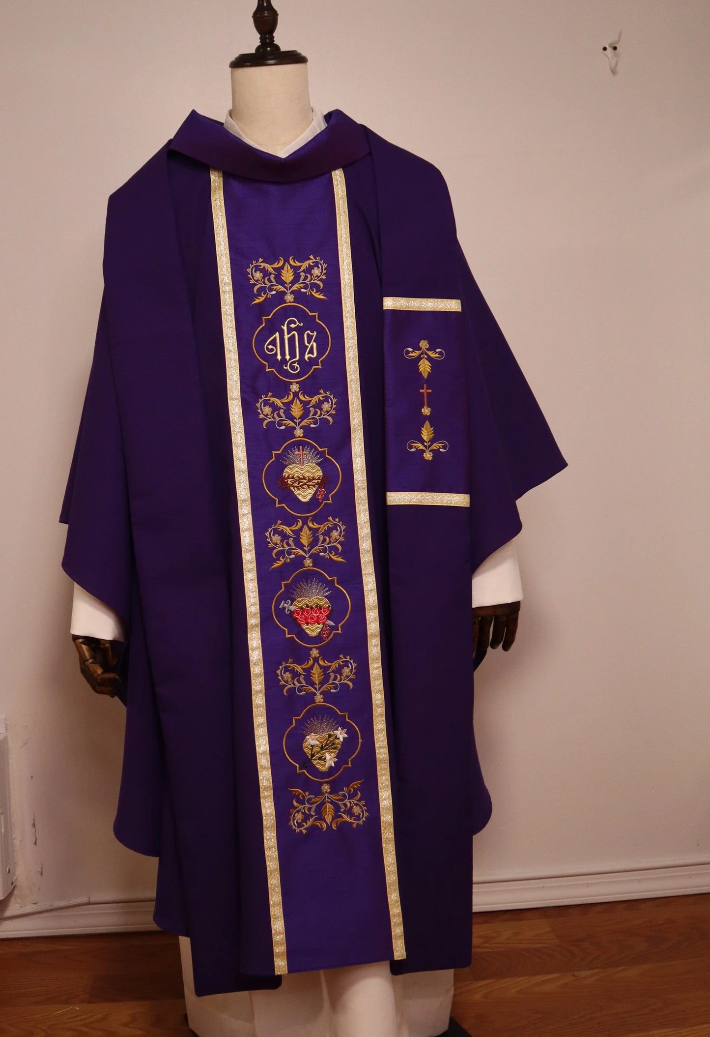 Sacred Heart of Jesus, Mary & Joseph - Chasuble + Stole Set