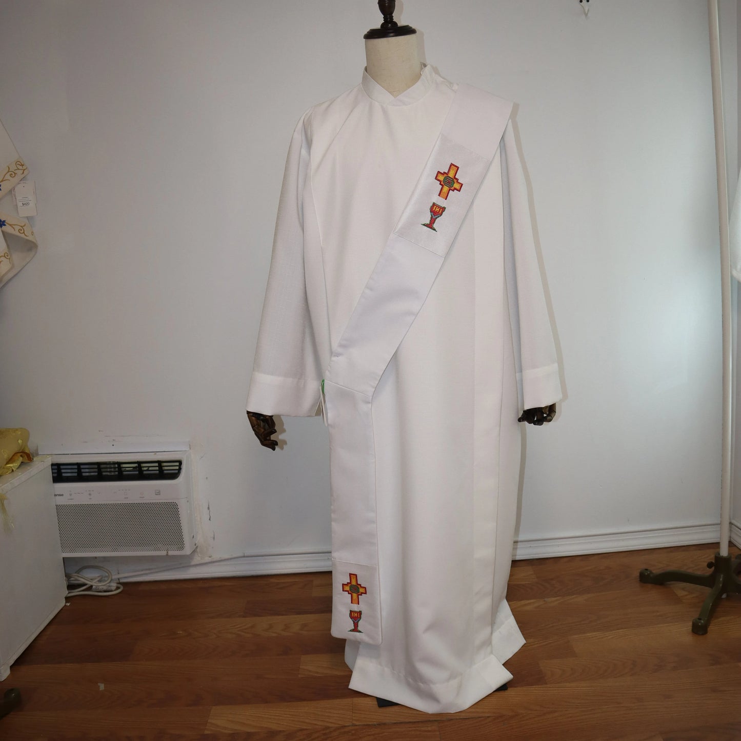 HOLY SPIRIT - CHALICE- Cross Point - Deacon Stole