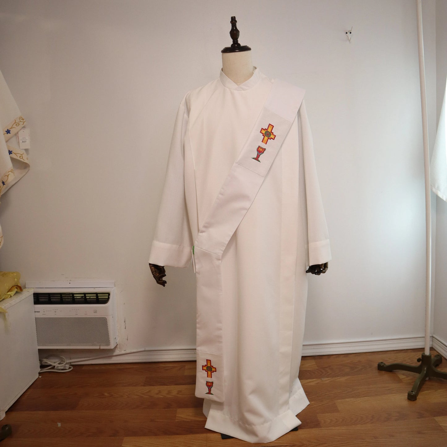 HOLY SPIRIT - CHALICE- Cross Point - Deacon Stole