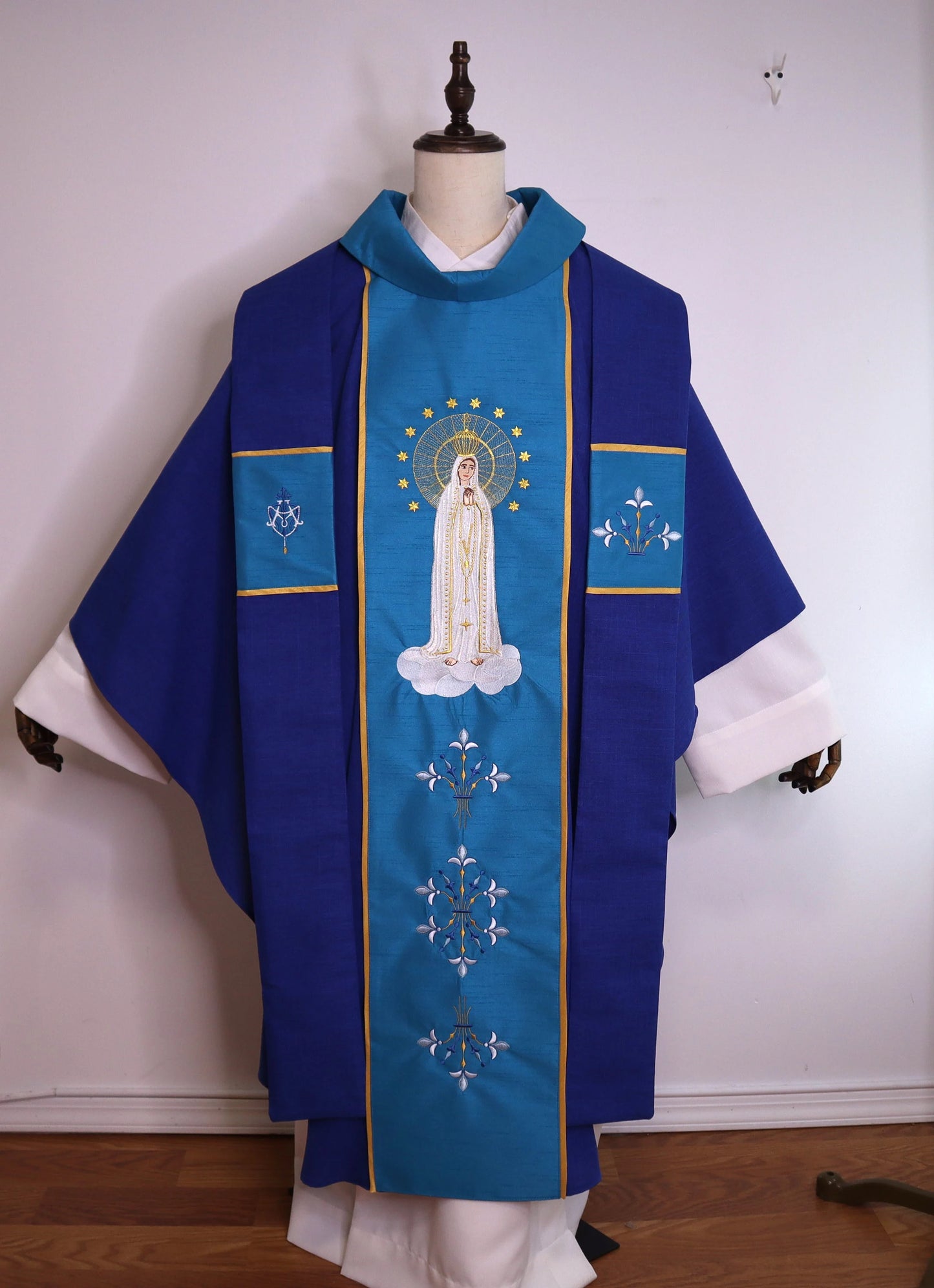 Our Lady of Fátima - Chasuble + Stole Set