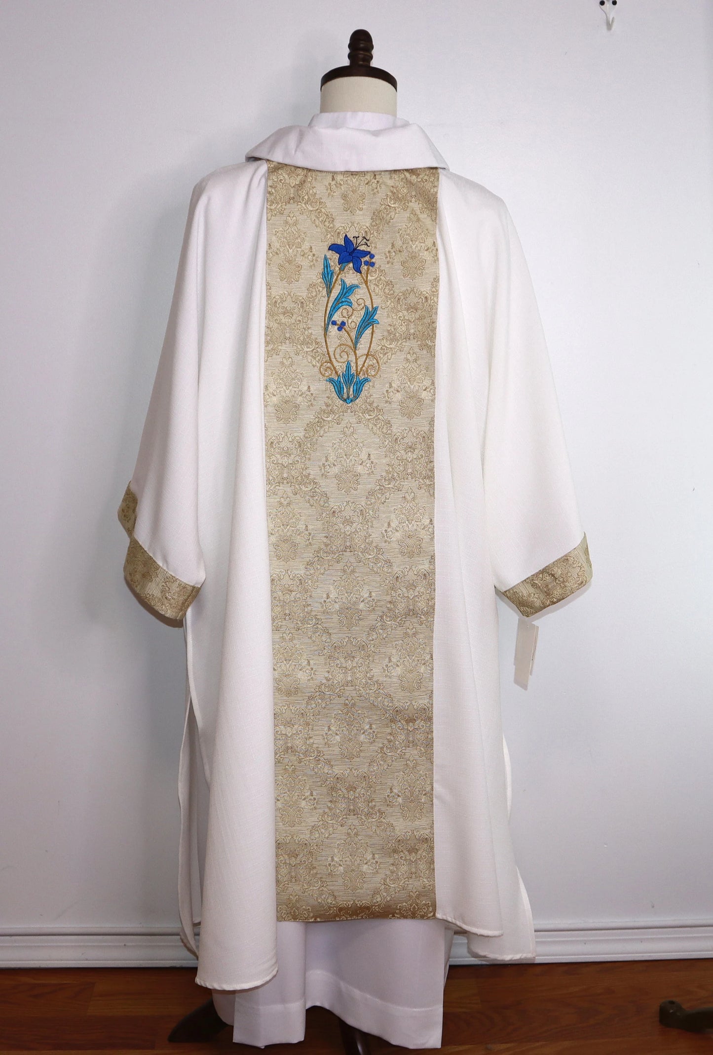 IMMACULATE CONCEPTION - Dalmatic & Stole Set