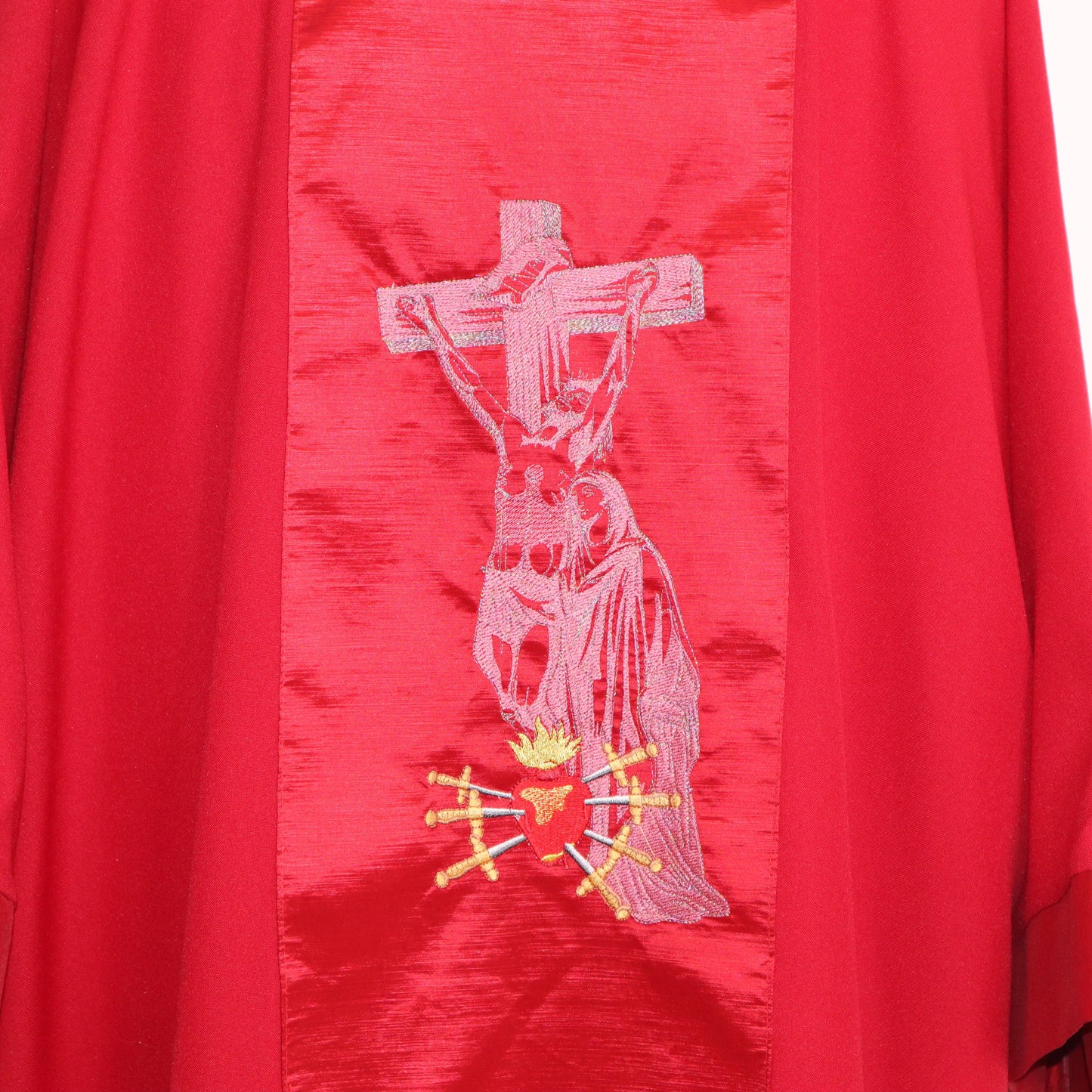 Blessed Virgin Mary cradling the mortal body of Jesus Christ - Dalmatic + Stole Set.