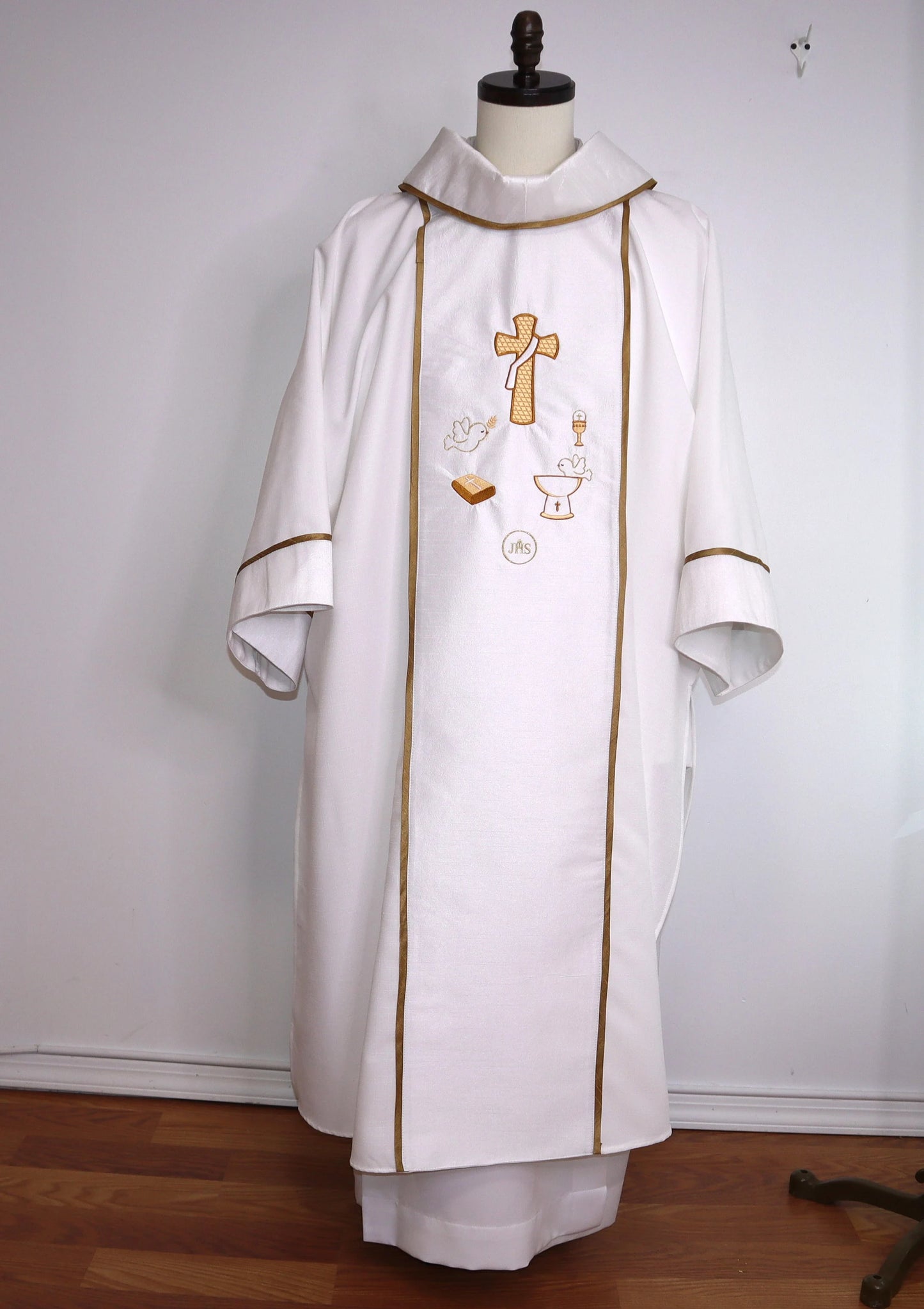 Deacon Cross - Sacraments - Dalmatic + Stole Set