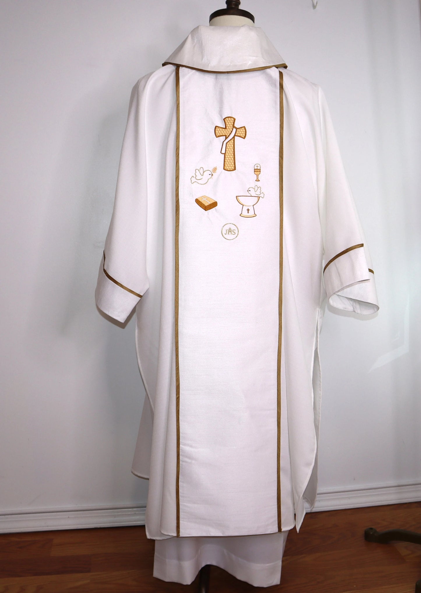 Deacon Cross - Sacraments - Dalmatic + Stole Set