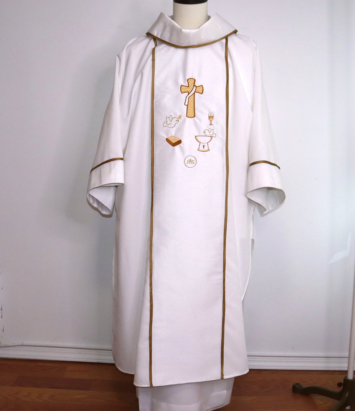 Deacon Cross - Sacraments - Dalmatic + Stole Set