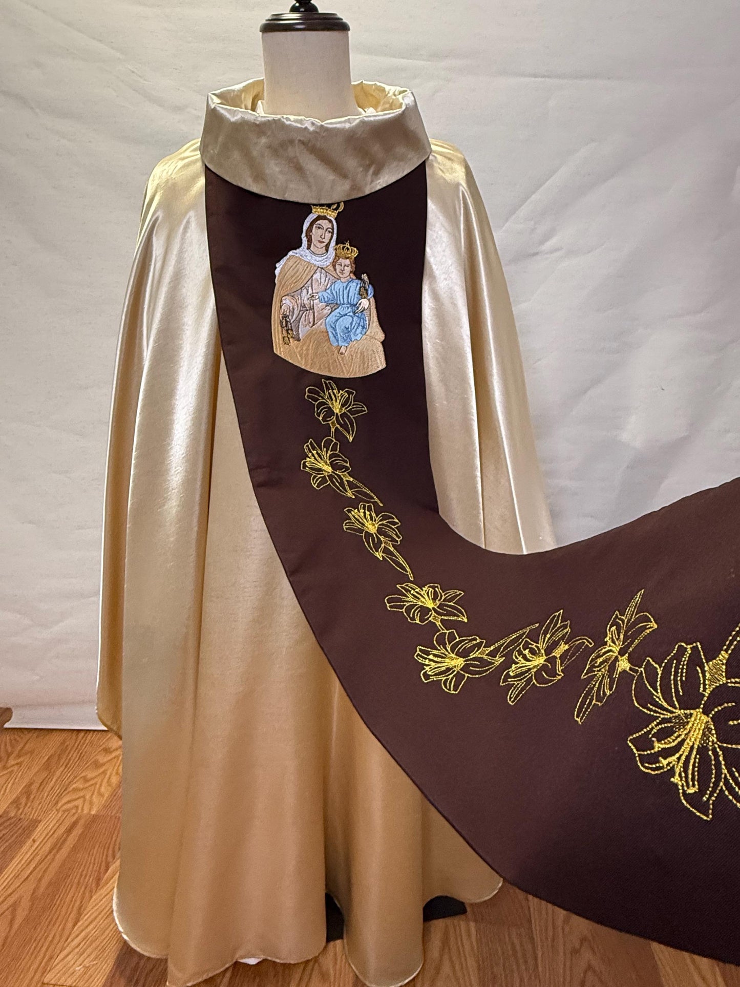 Our Lady of Mount Carmel - Chasuble, Stole and Scapular Set.