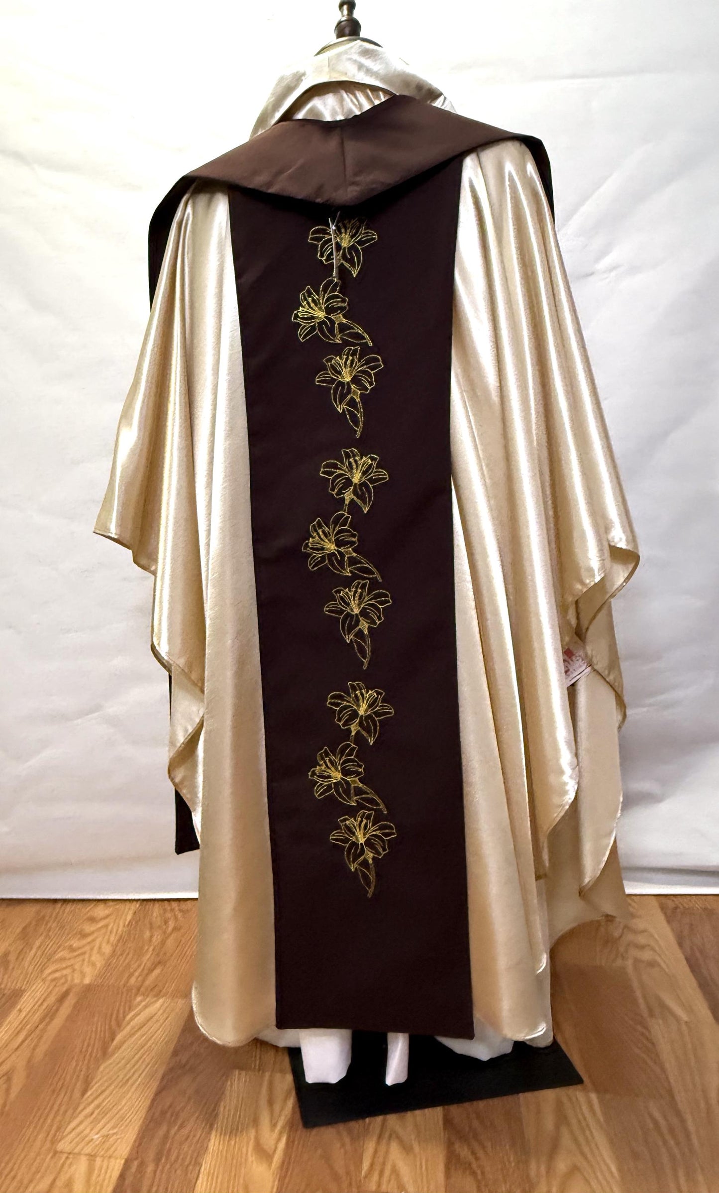 Our Lady of Mount Carmel - Chasuble, Stole and Scapular Set.