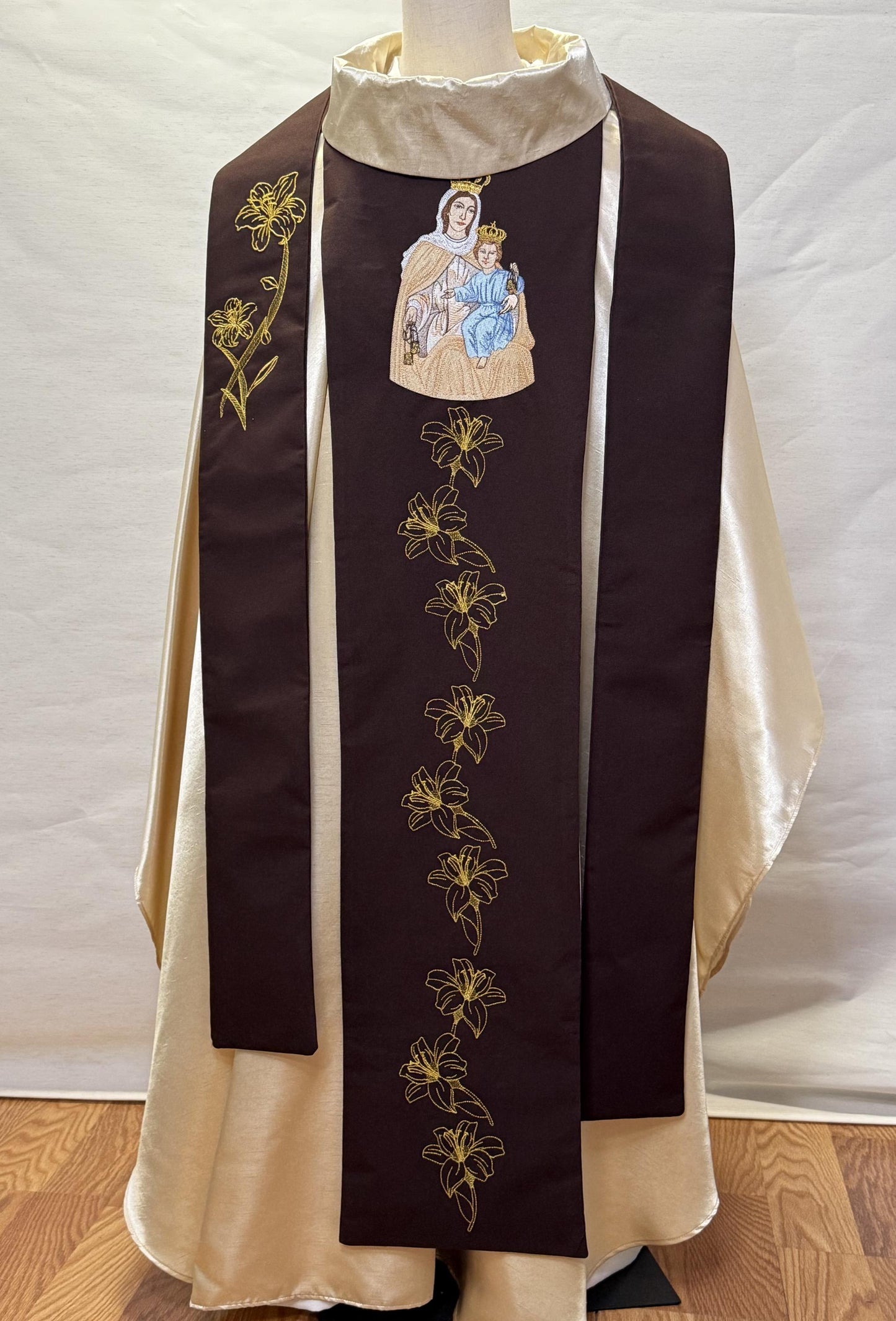 Our Lady of Mount Carmel - Chasuble, Stole and Scapular Set.
