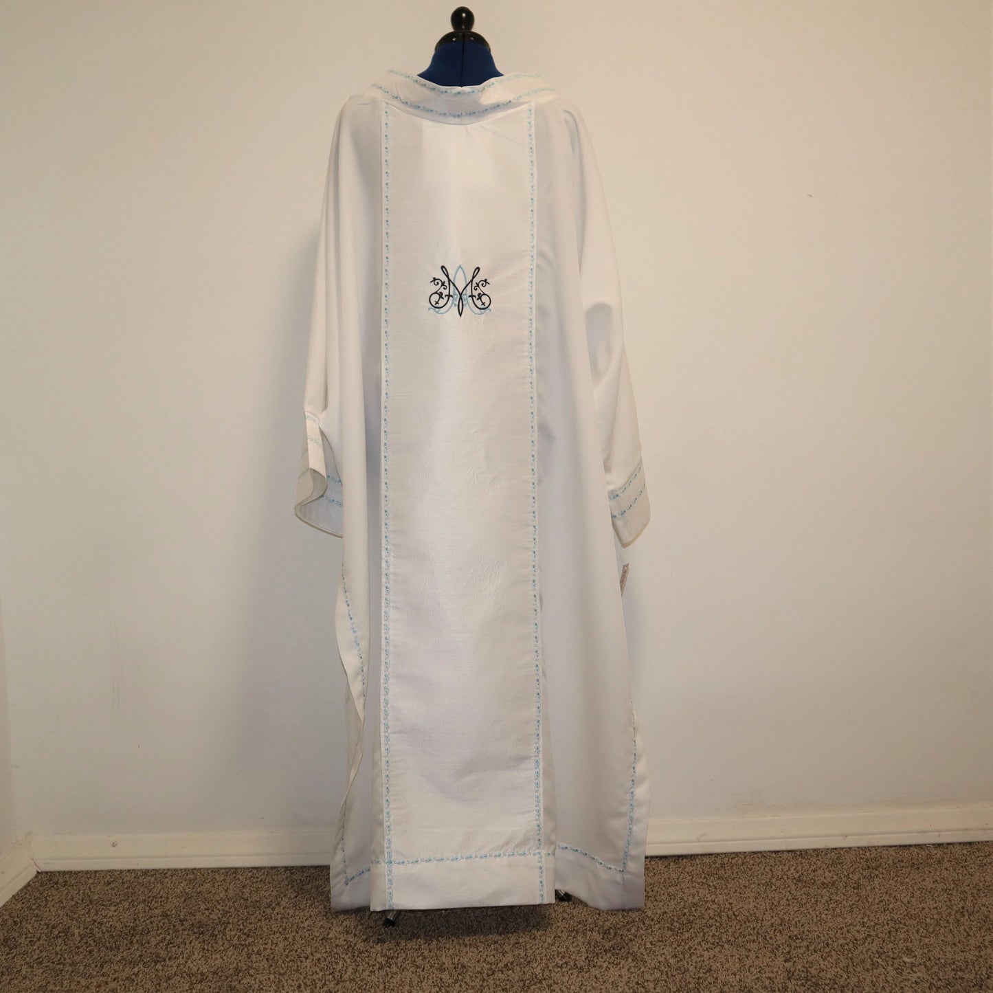 Our Lady of Fatima - Dalmatic + Stole Set.