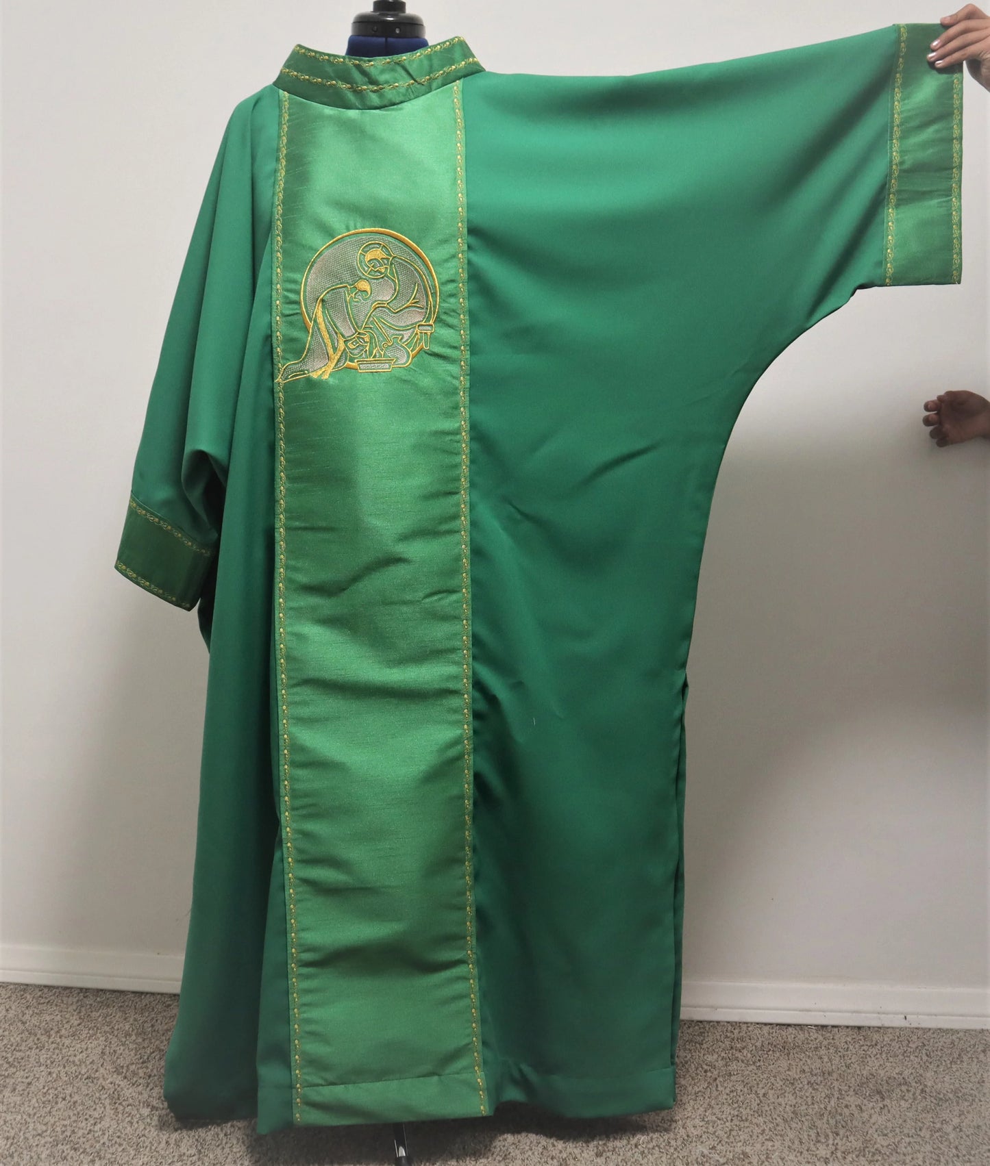 MAUNDY - FEET WASHING - Chasuble + Stole Set.