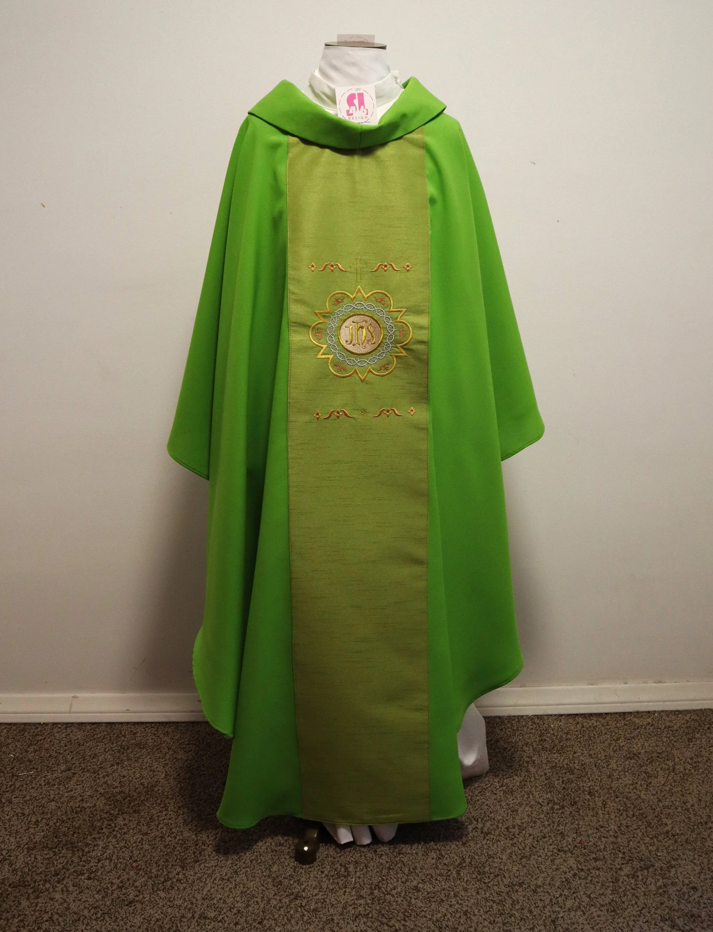 JHS Medallion - Chasuble + Stole Set.