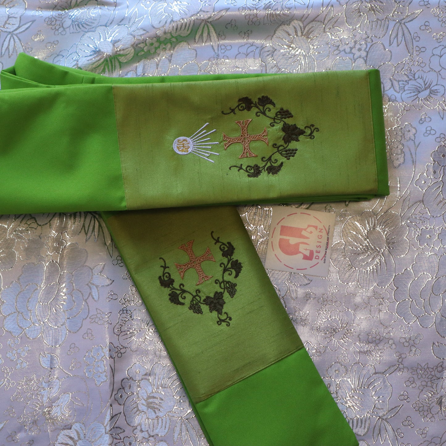 JHS - Holy spirt - Cross - Deacon Stole