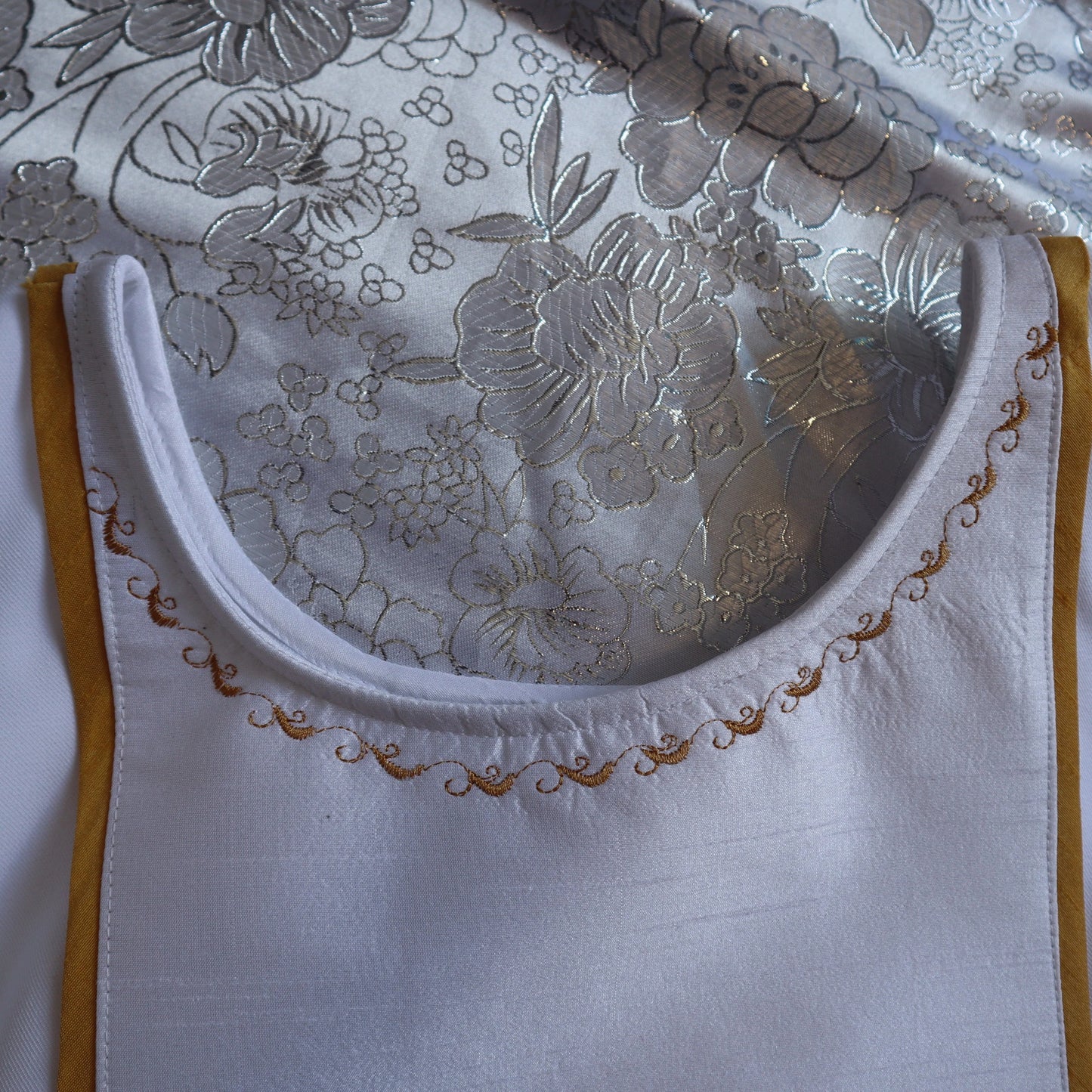 THE DIVINE MERCY - Chasuble + Stole Set