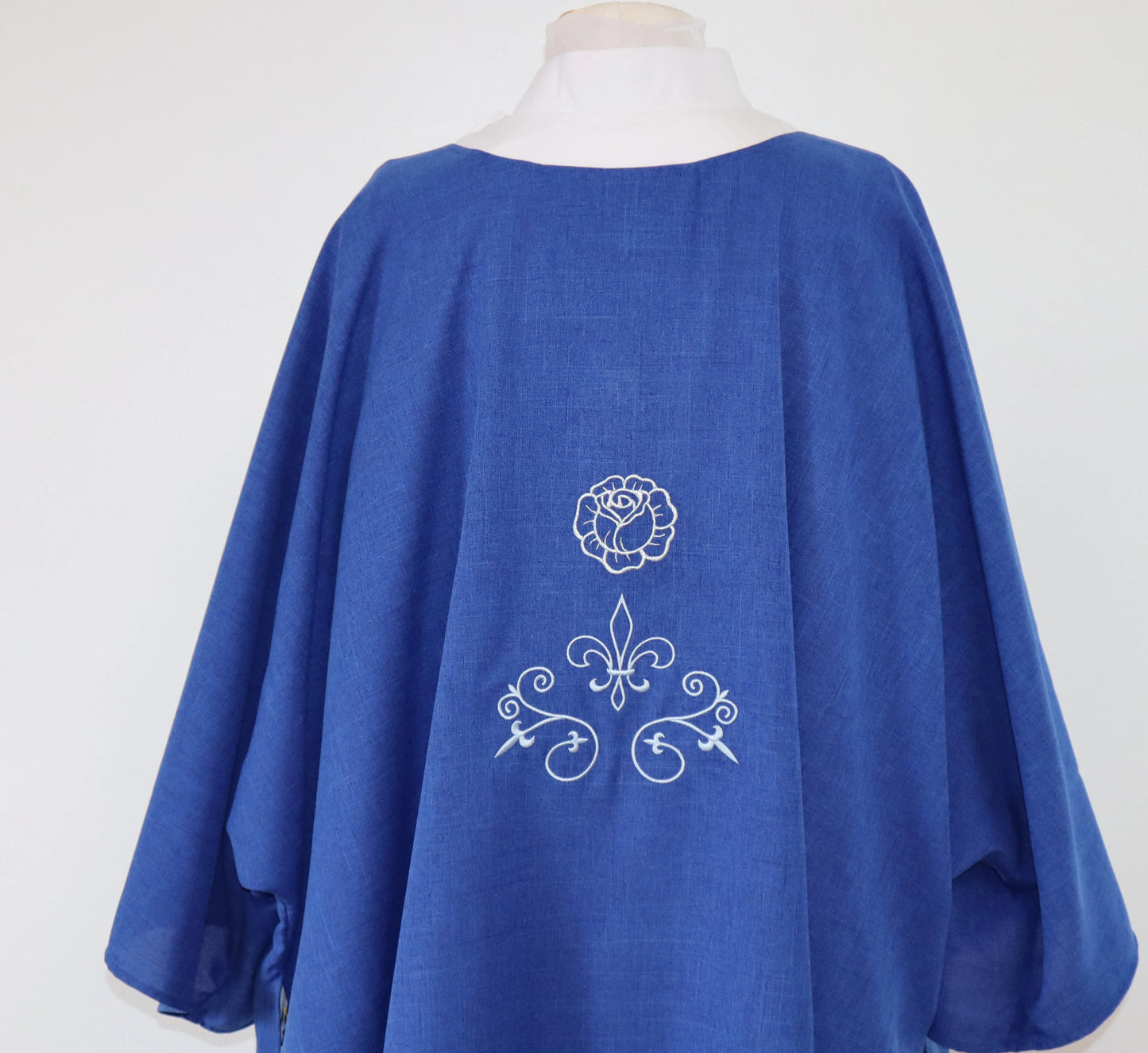 MARY MEDALLION - FE - Dalmatic