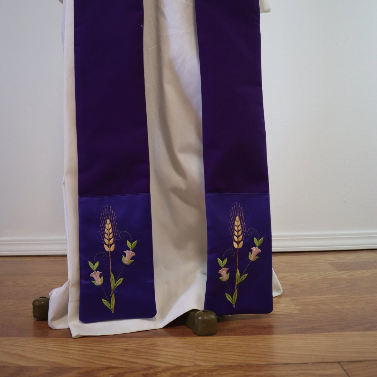 CHALIS - HOLY SPIRIT - Chasuble + Stole Set