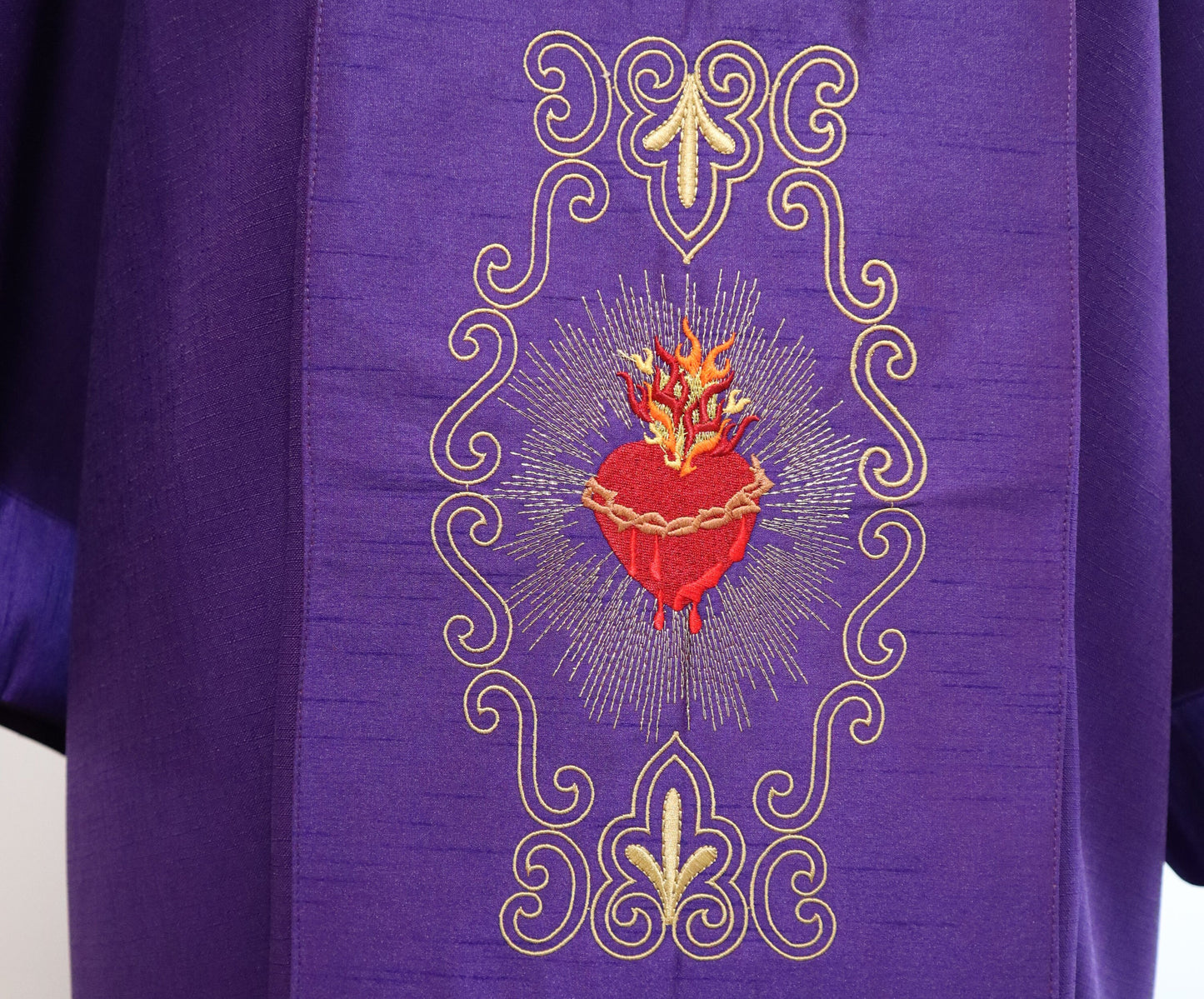 Sacred Heart - Chalice - IHS - Dalmatic + Stole Set.