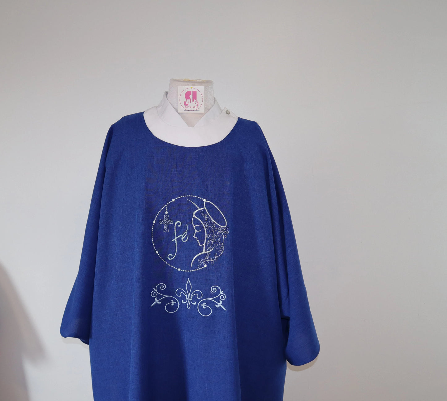 MARY MEDALLION - FE - Dalmatic